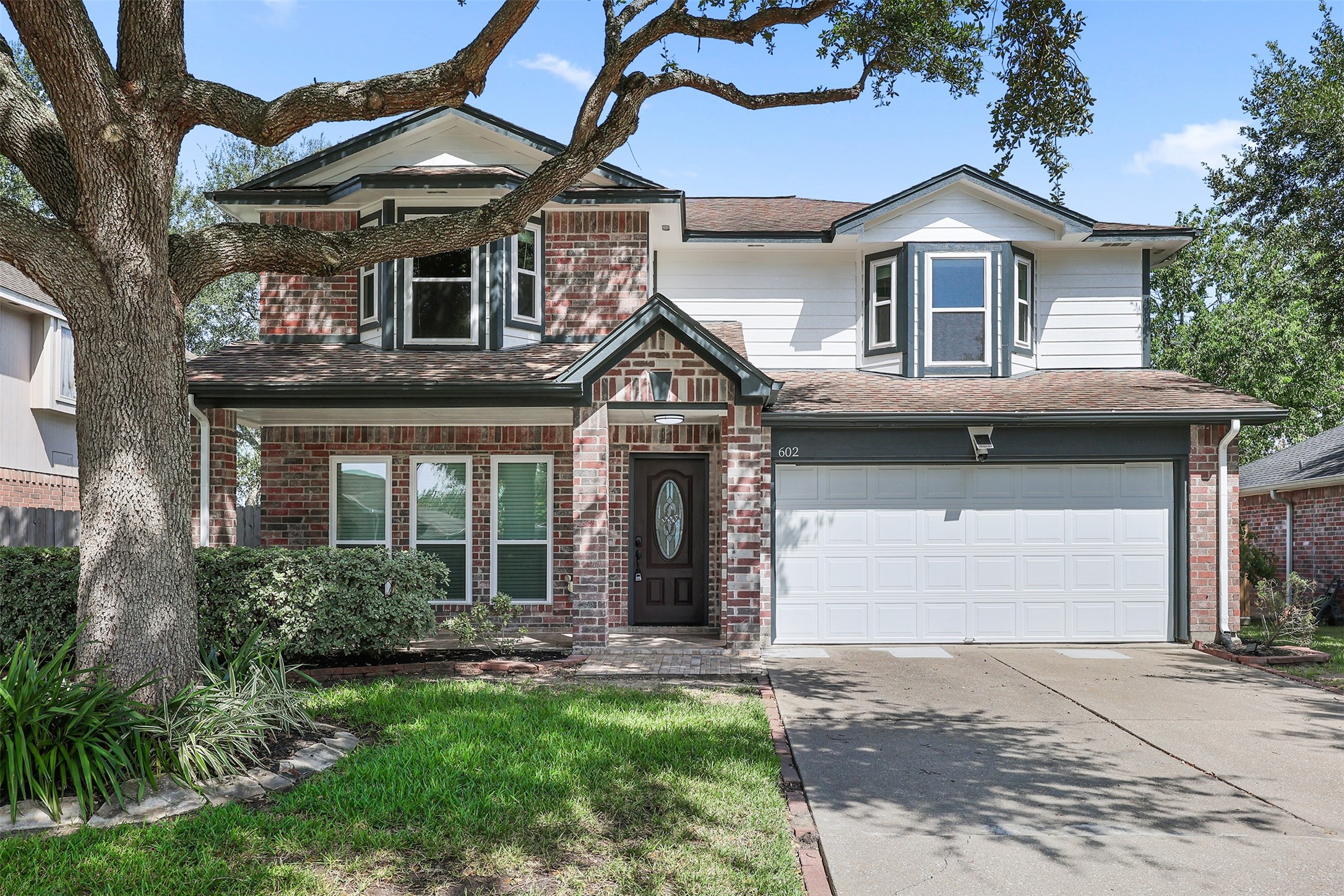 602 Oak Briar Drive Property Photo 1