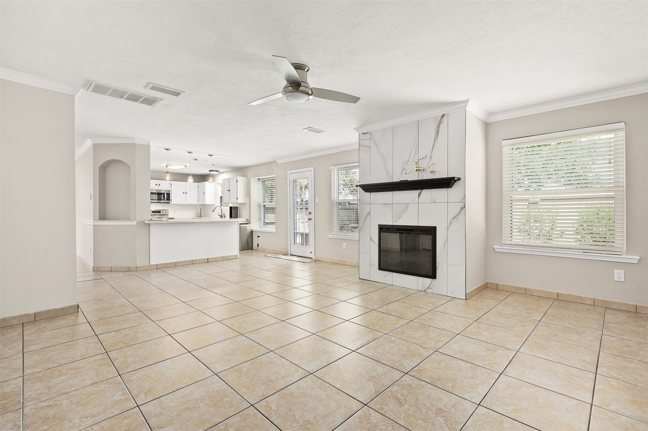 602 Oak Briar Drive Property Photo 6