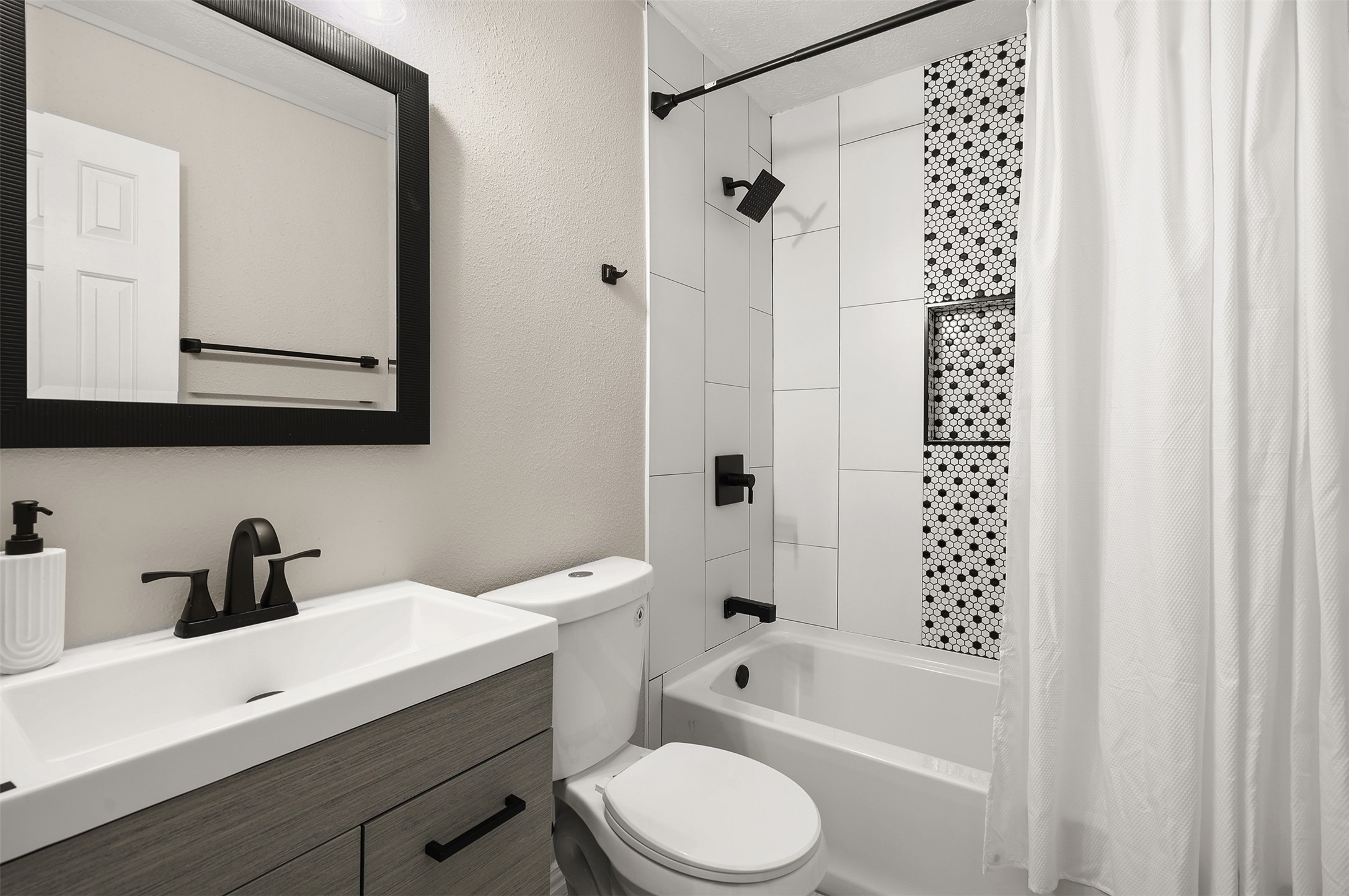 602 Oak Briar Drive Property Photo 15