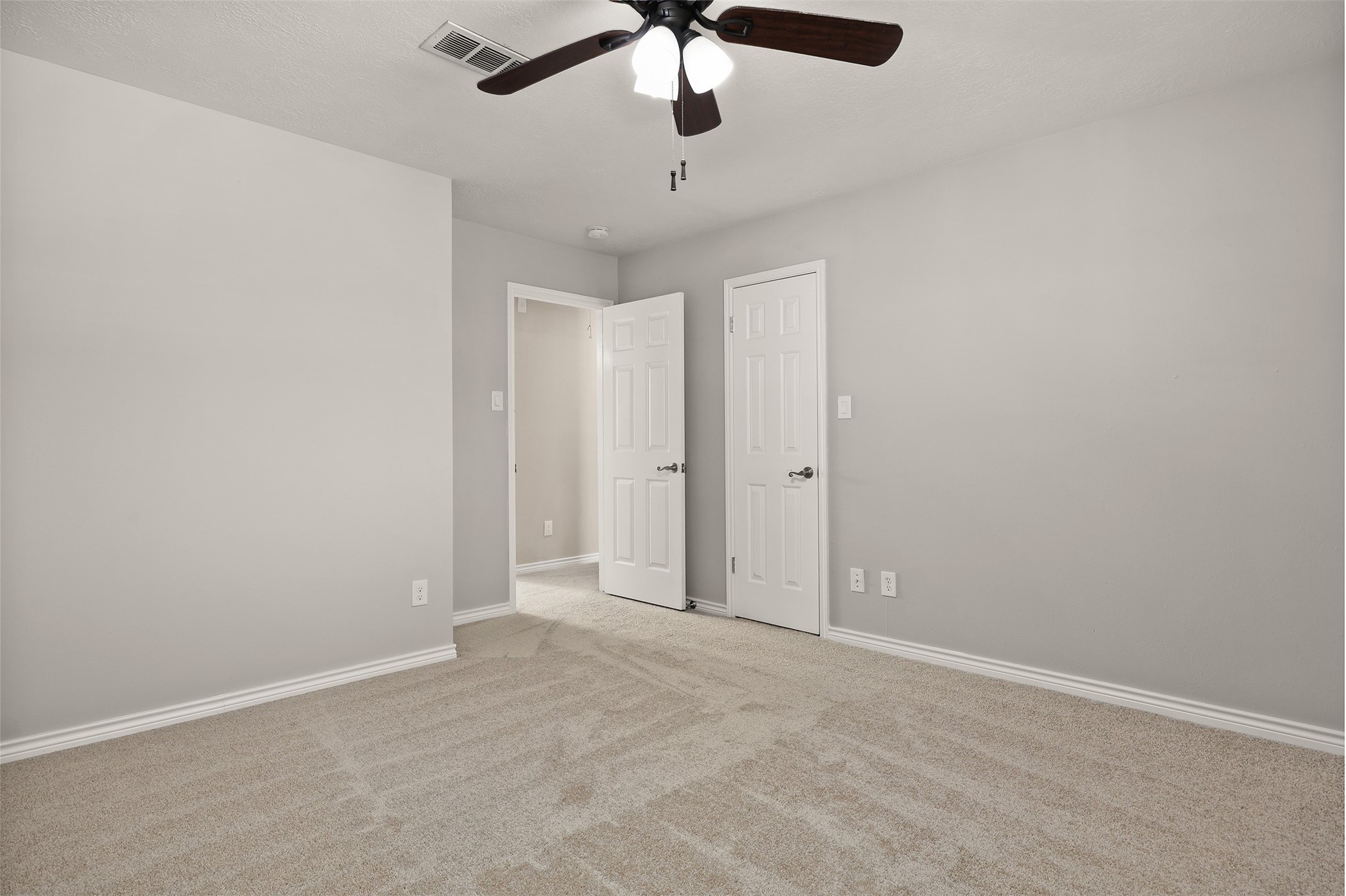 602 Oak Briar Drive Property Photo 16