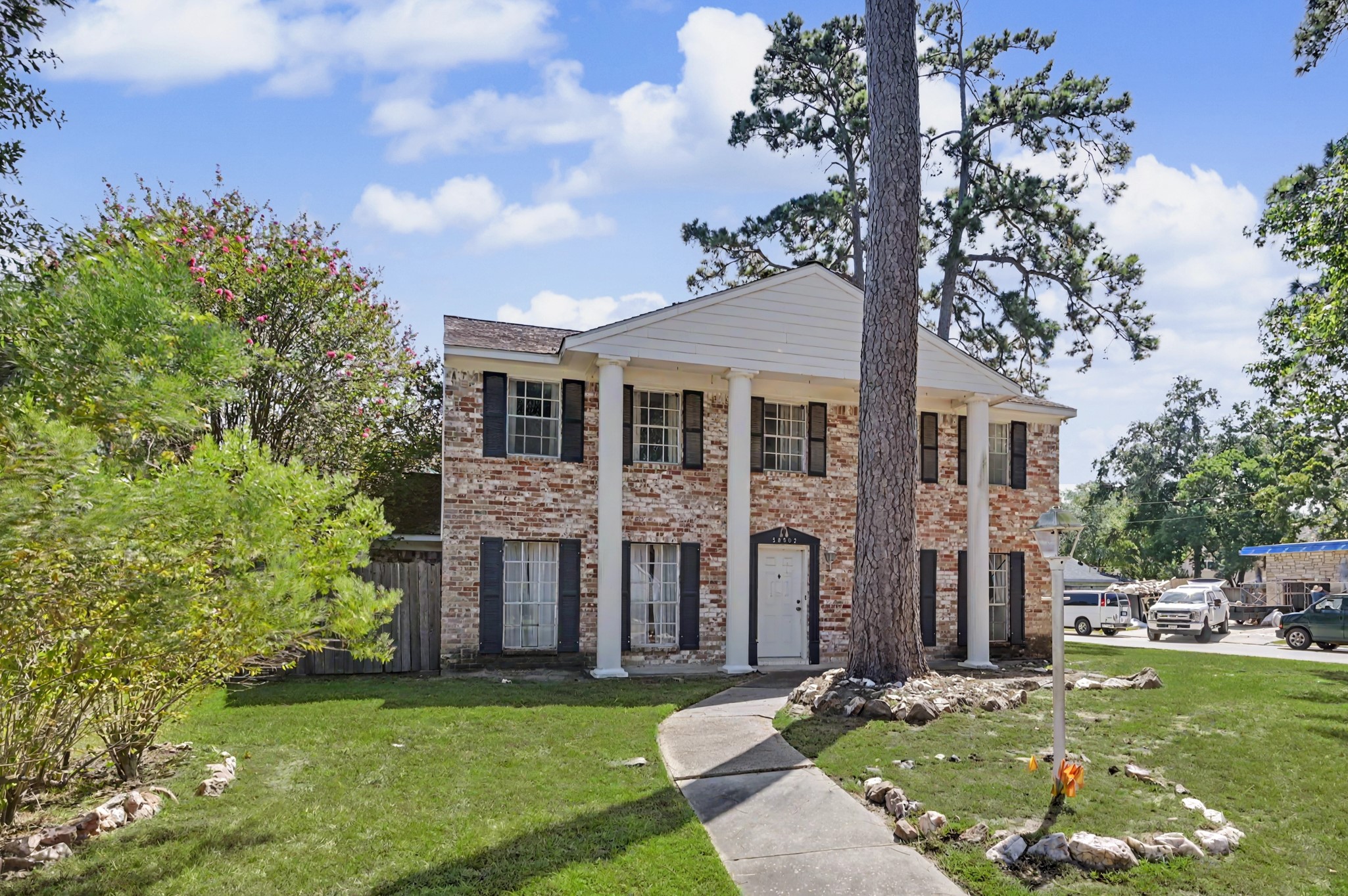 28902 Holly Hill Drive Property Photo 2