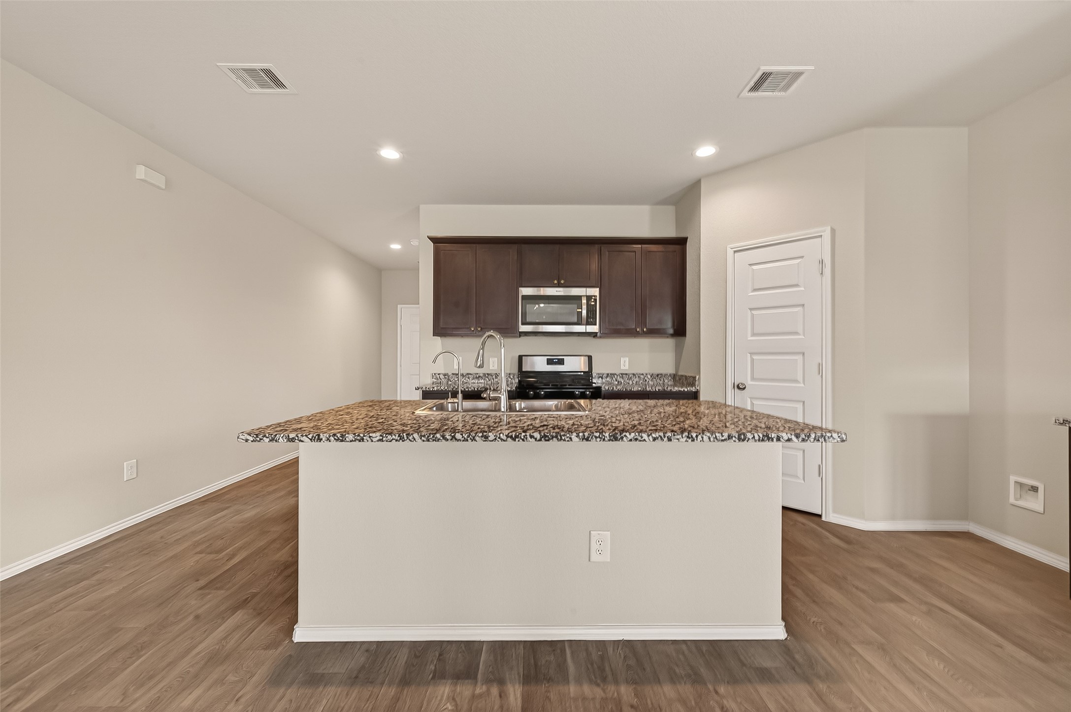 1614 Chase Anchor Court Property Photo 11