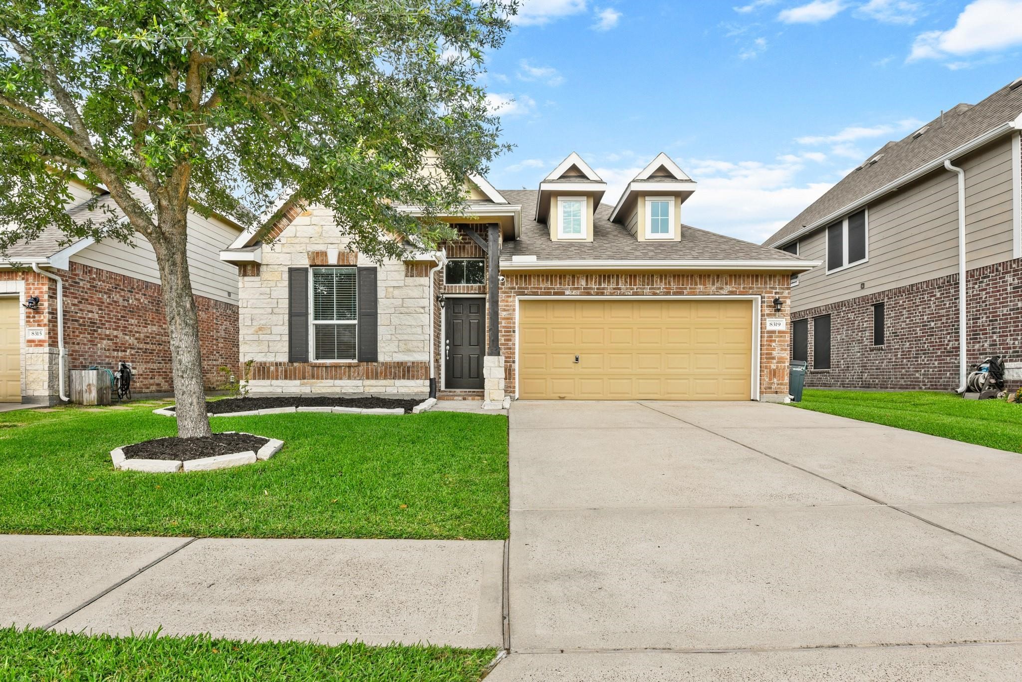 8319 Sweet Bay Circle Property Photo