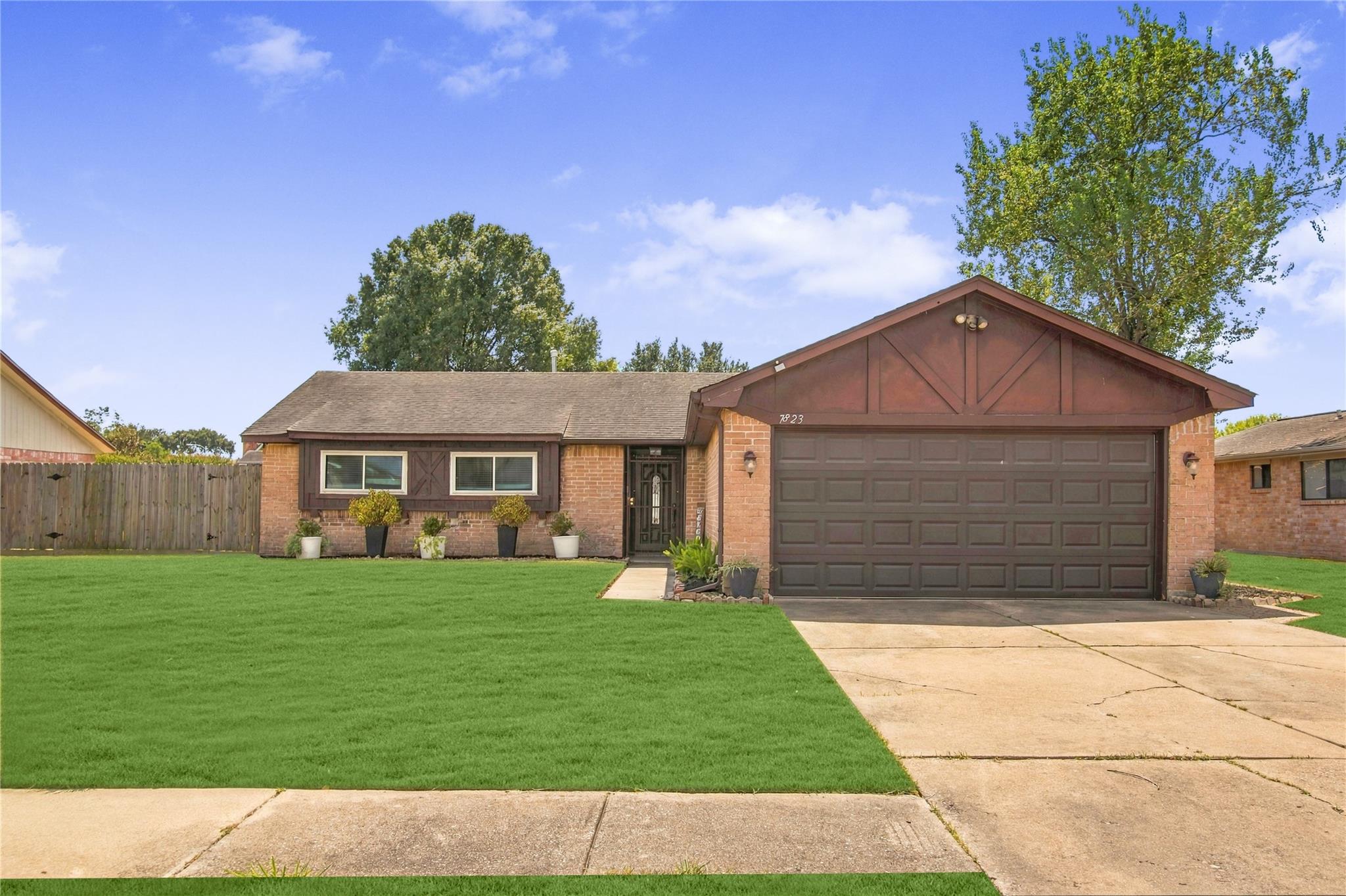 7823 Chasecreek Drive, Houston Tx 77489 Property Photo 1