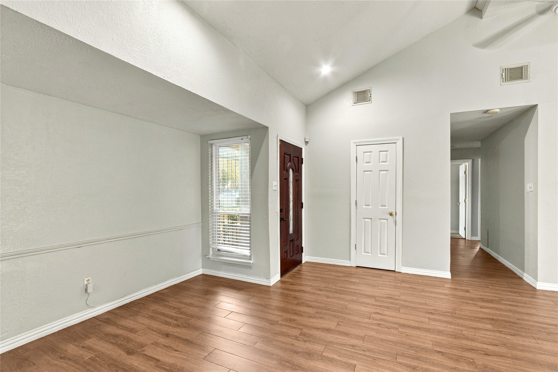7823 Chasecreek Drive Property Photo 4