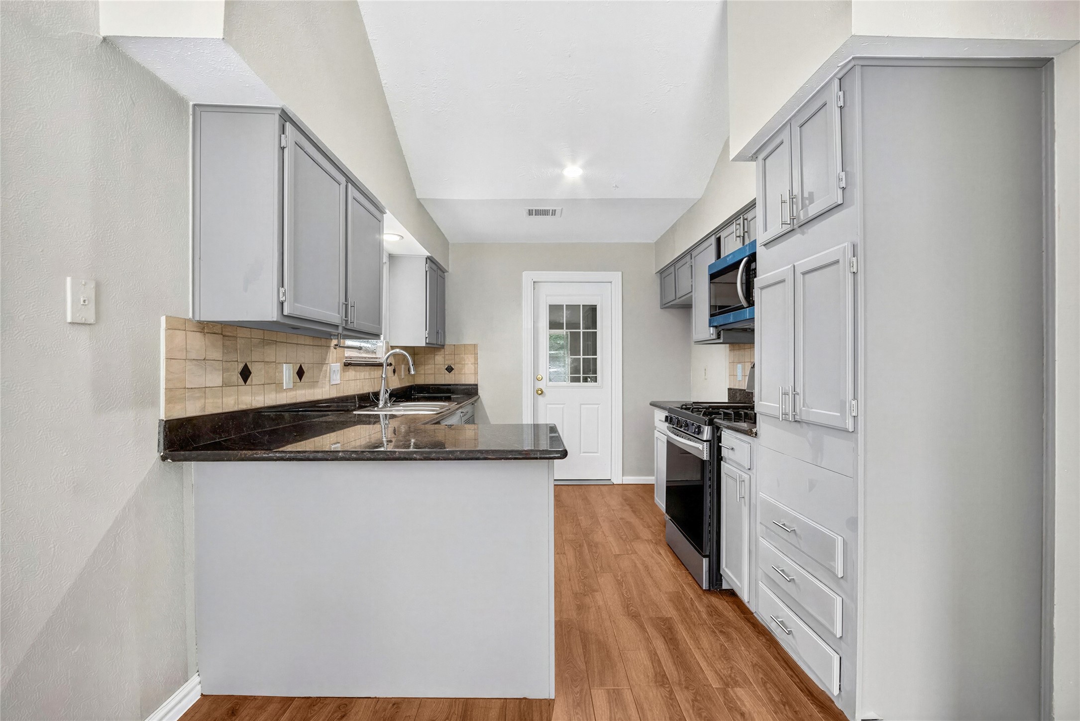 7823 Chasecreek Drive Property Photo 12