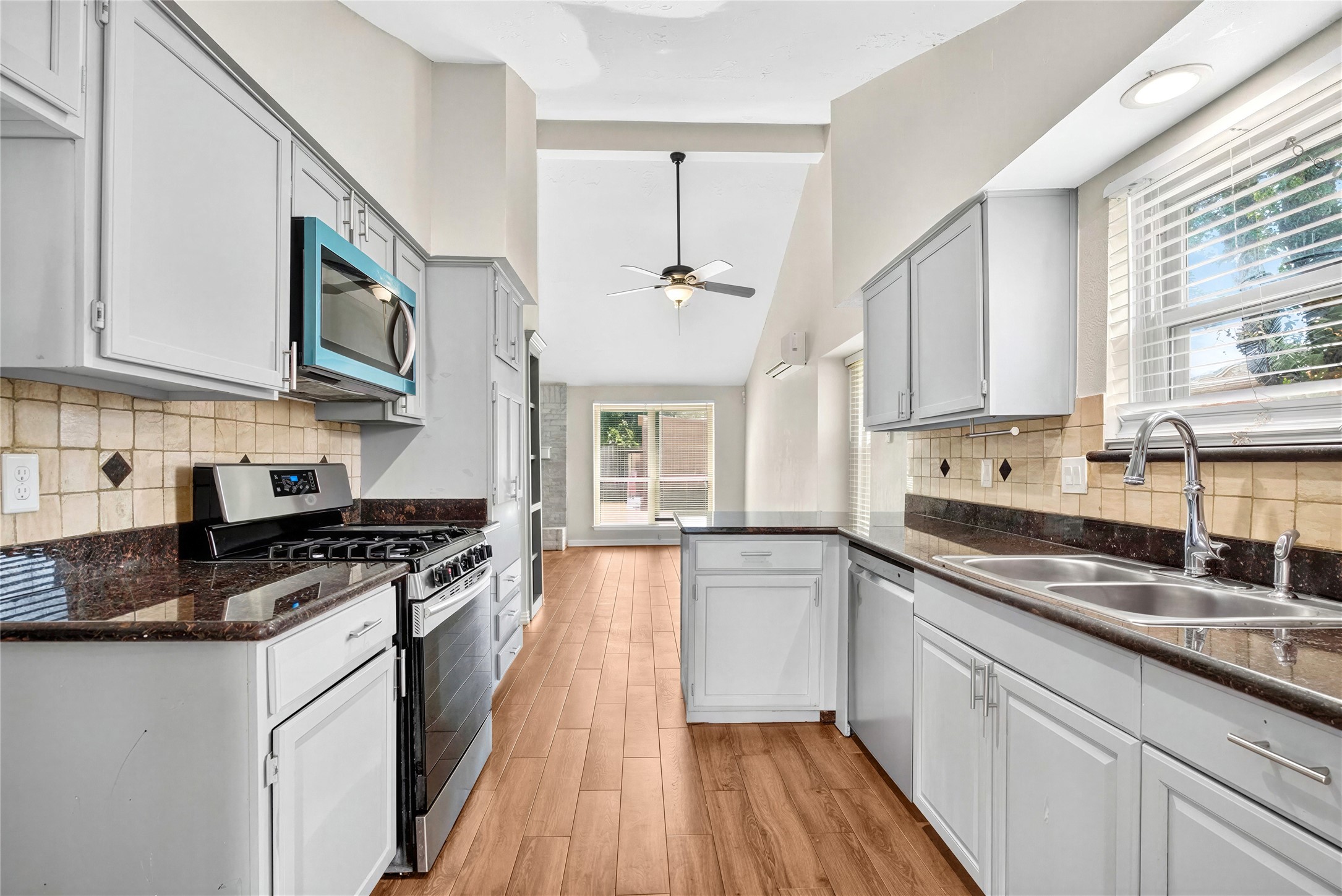 7823 Chasecreek Drive Property Photo 16