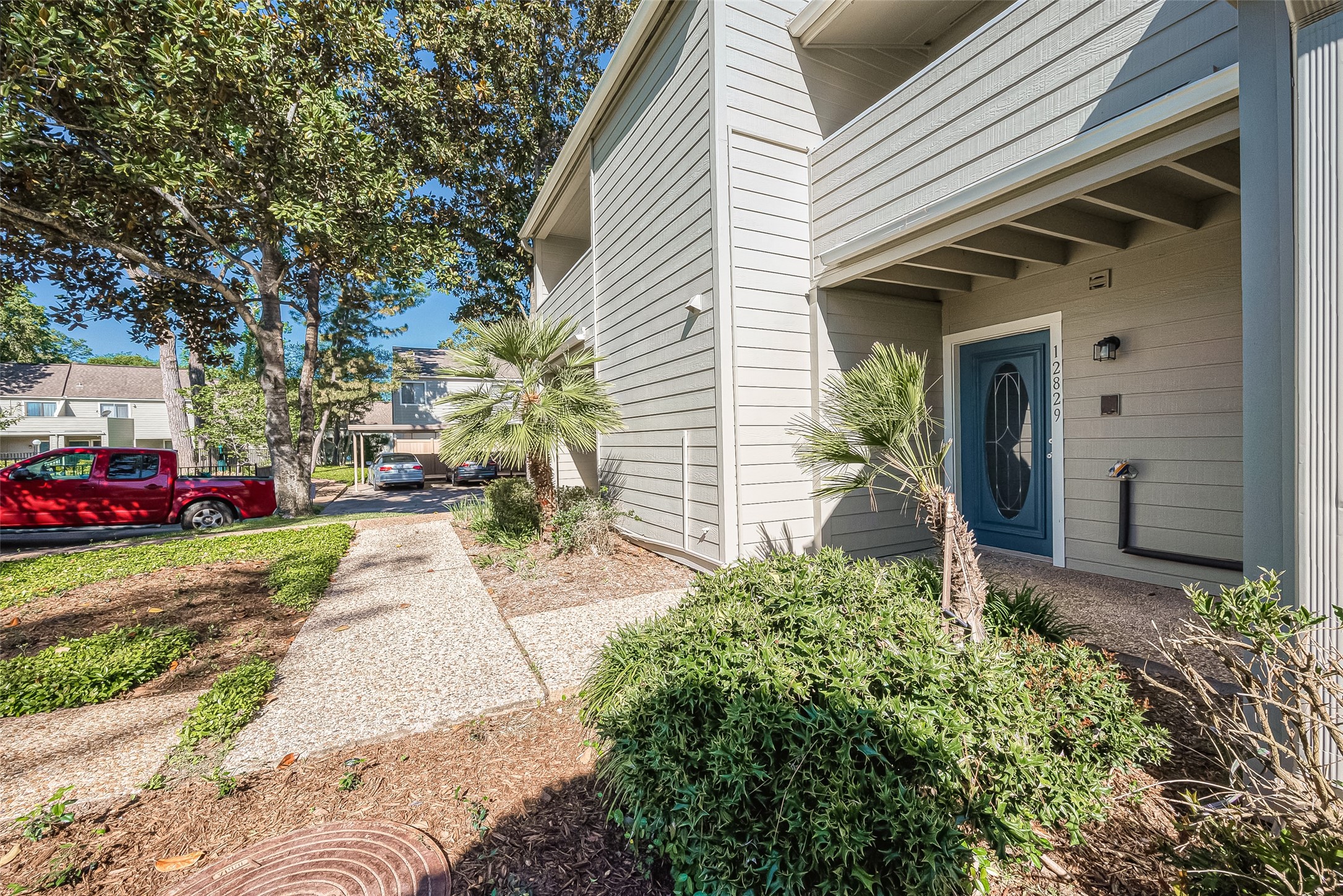 12829 Briarwest Circle Property Photo 4