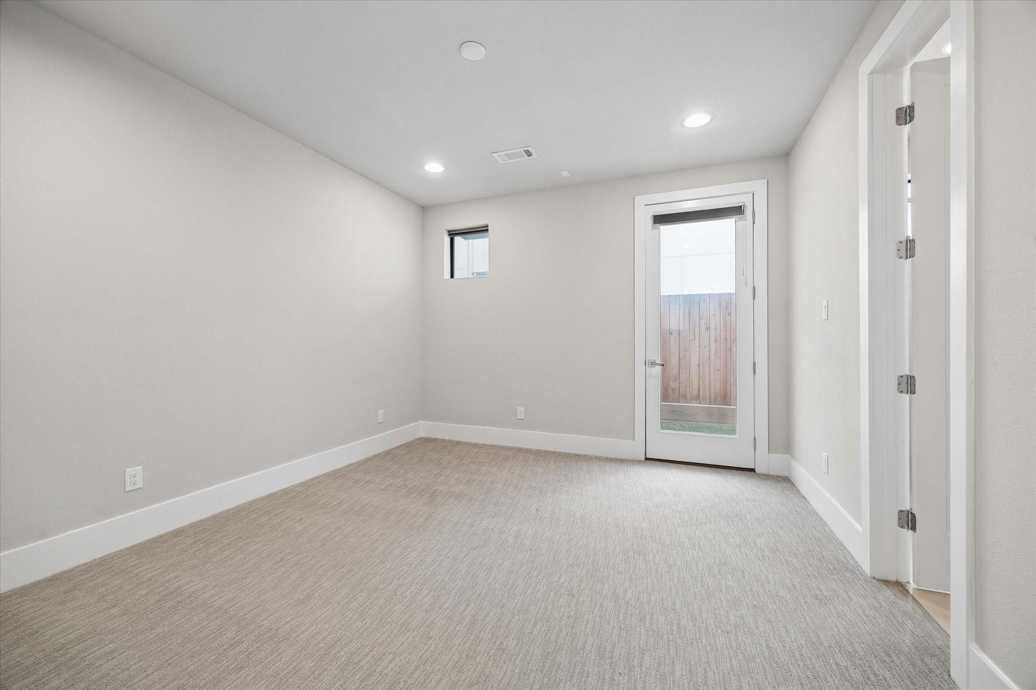 5707 Larkin Street B Property Photo 26