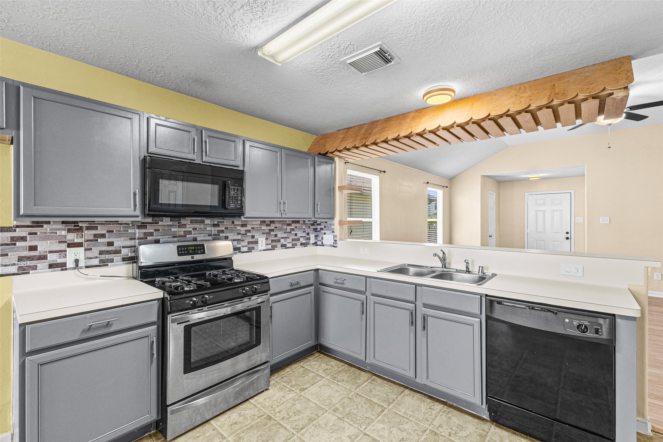 8538 Doskocil Drive Property Photo 13