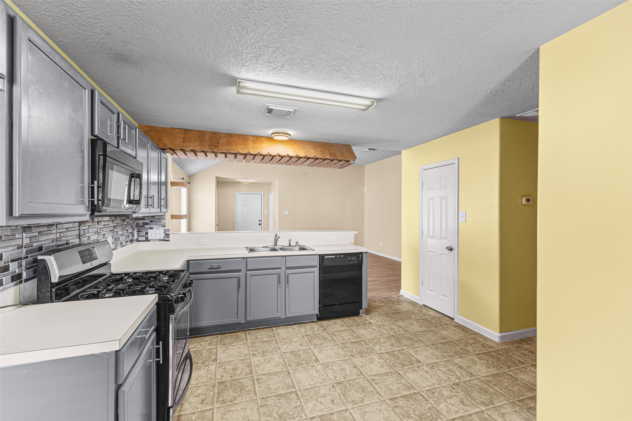 8538 Doskocil Drive Property Photo 15