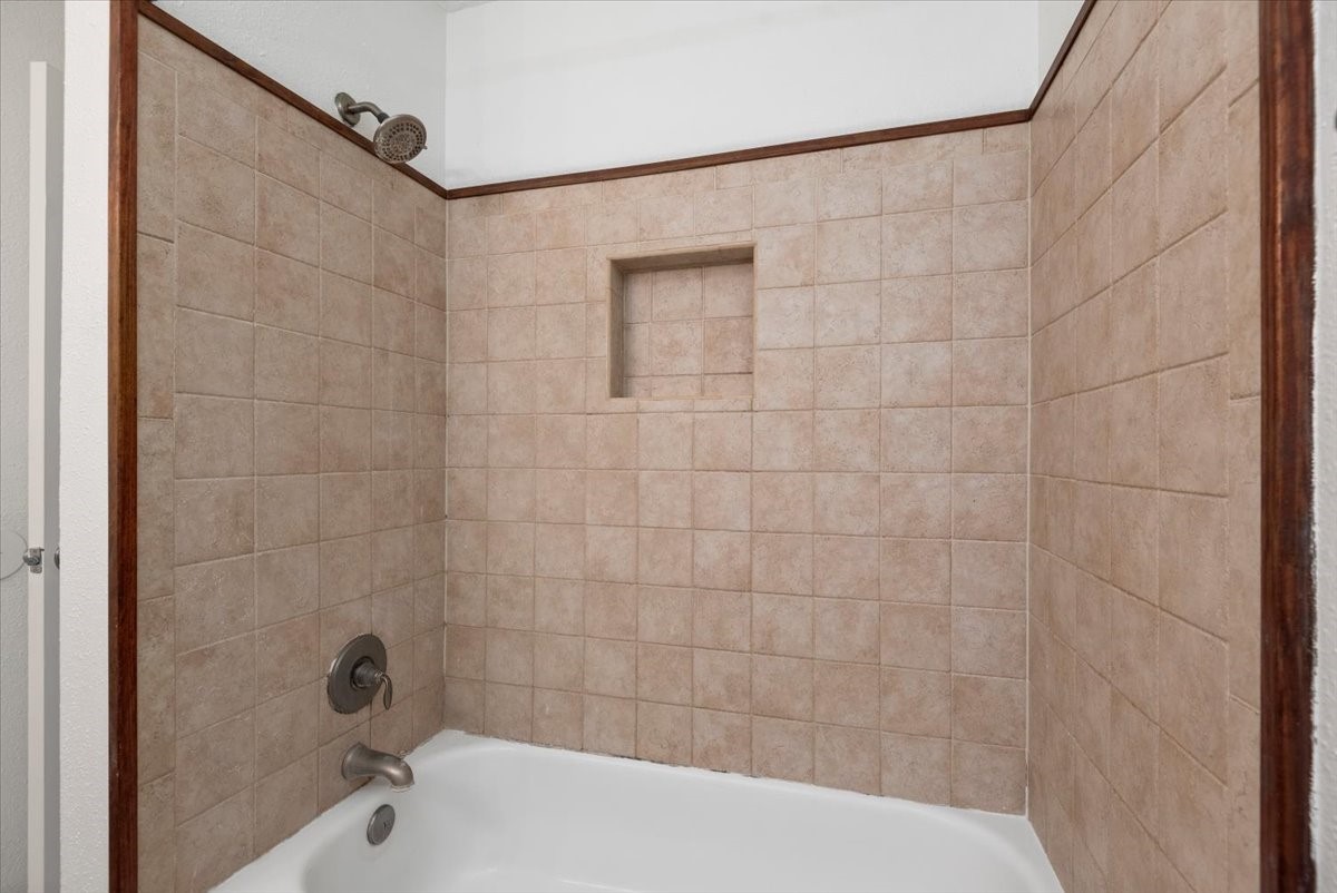 2810 Grants Lake Boulevard 1302 Property Photo 18