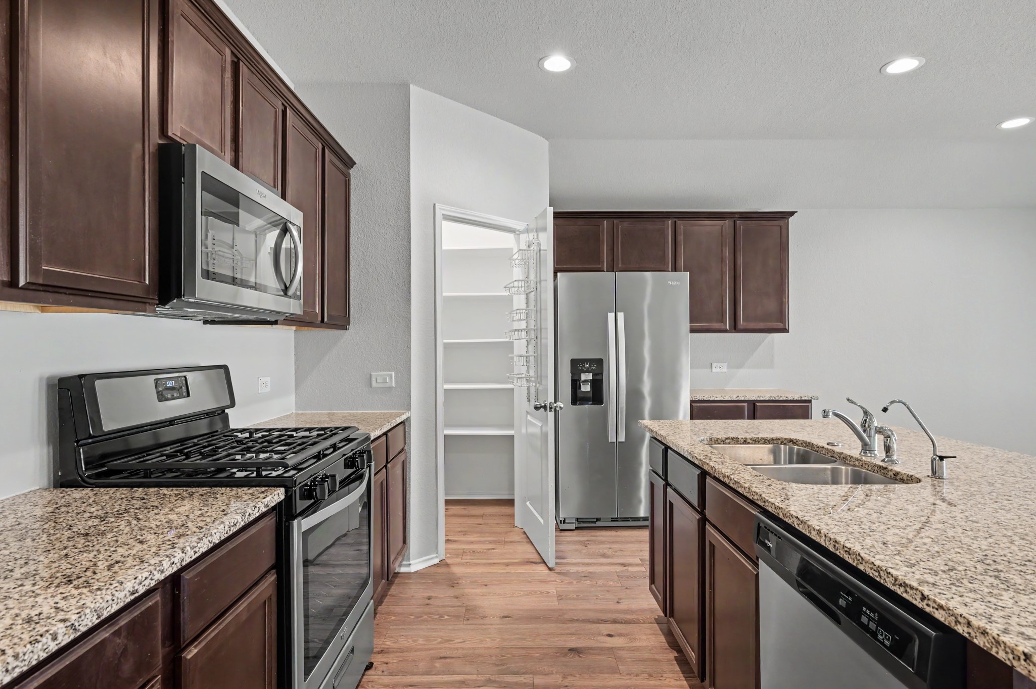 18287 Woodpecker Trail Property Photo 3