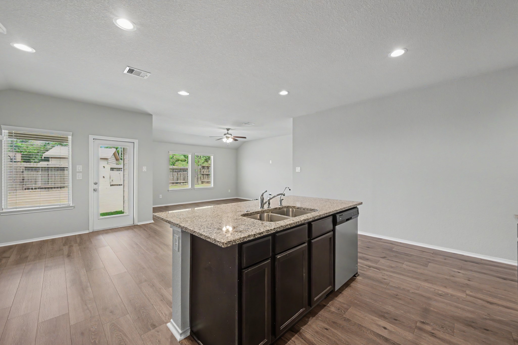 18287 Woodpecker Trail Property Photo 4