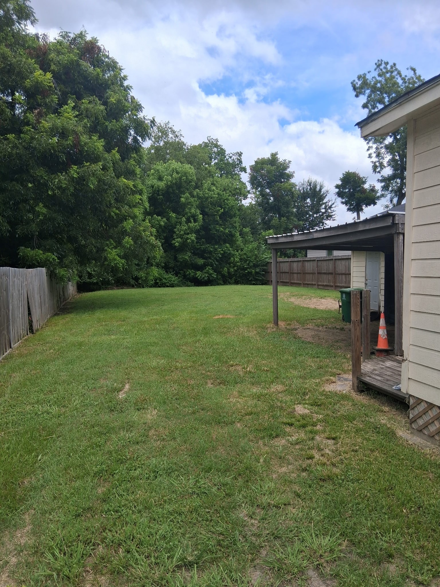 838 Mansfield Street Property Photo 8