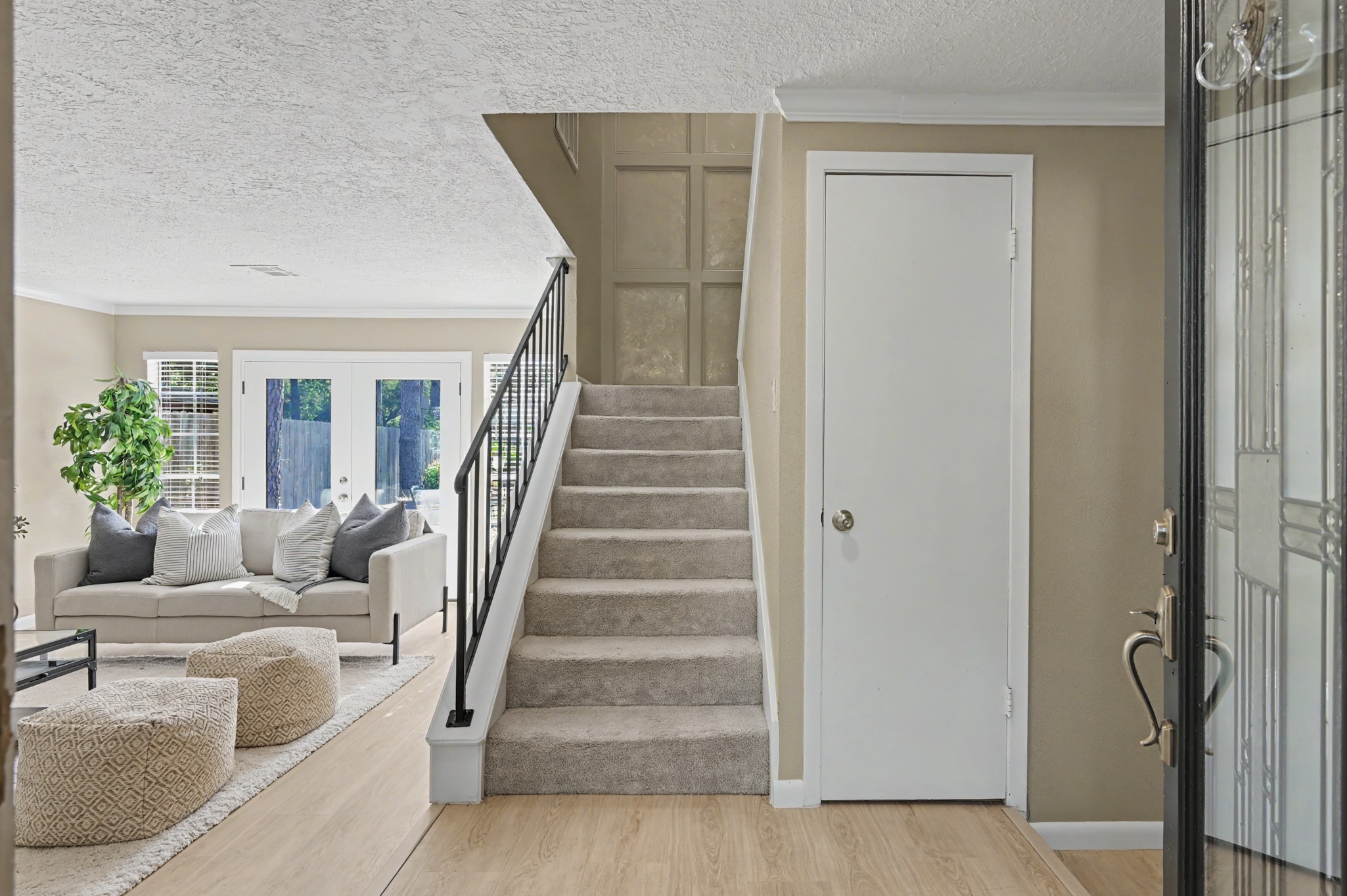 8122 Waynemer Way Property Photo 3