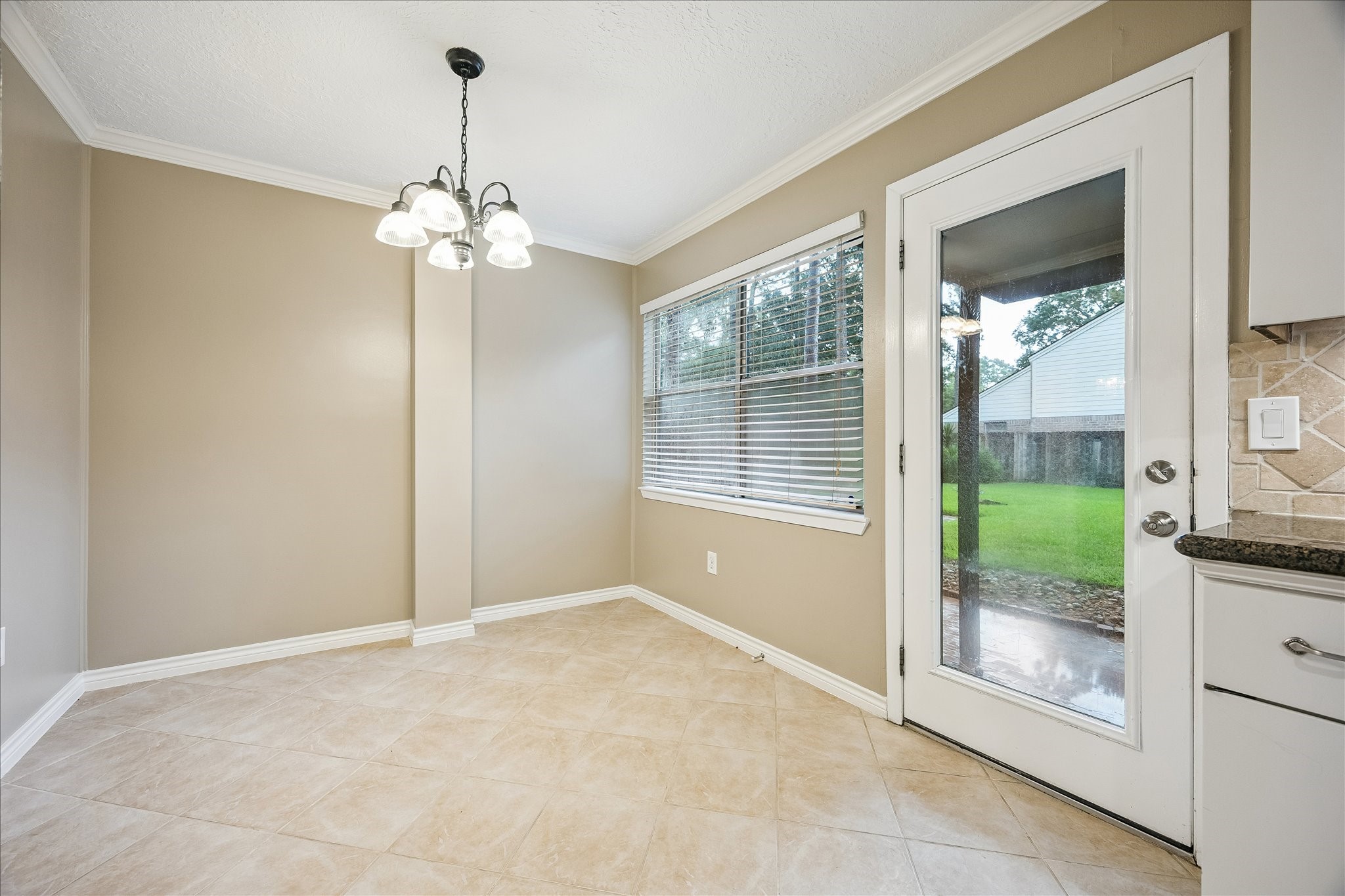 8122 Waynemer Way Property Photo 10