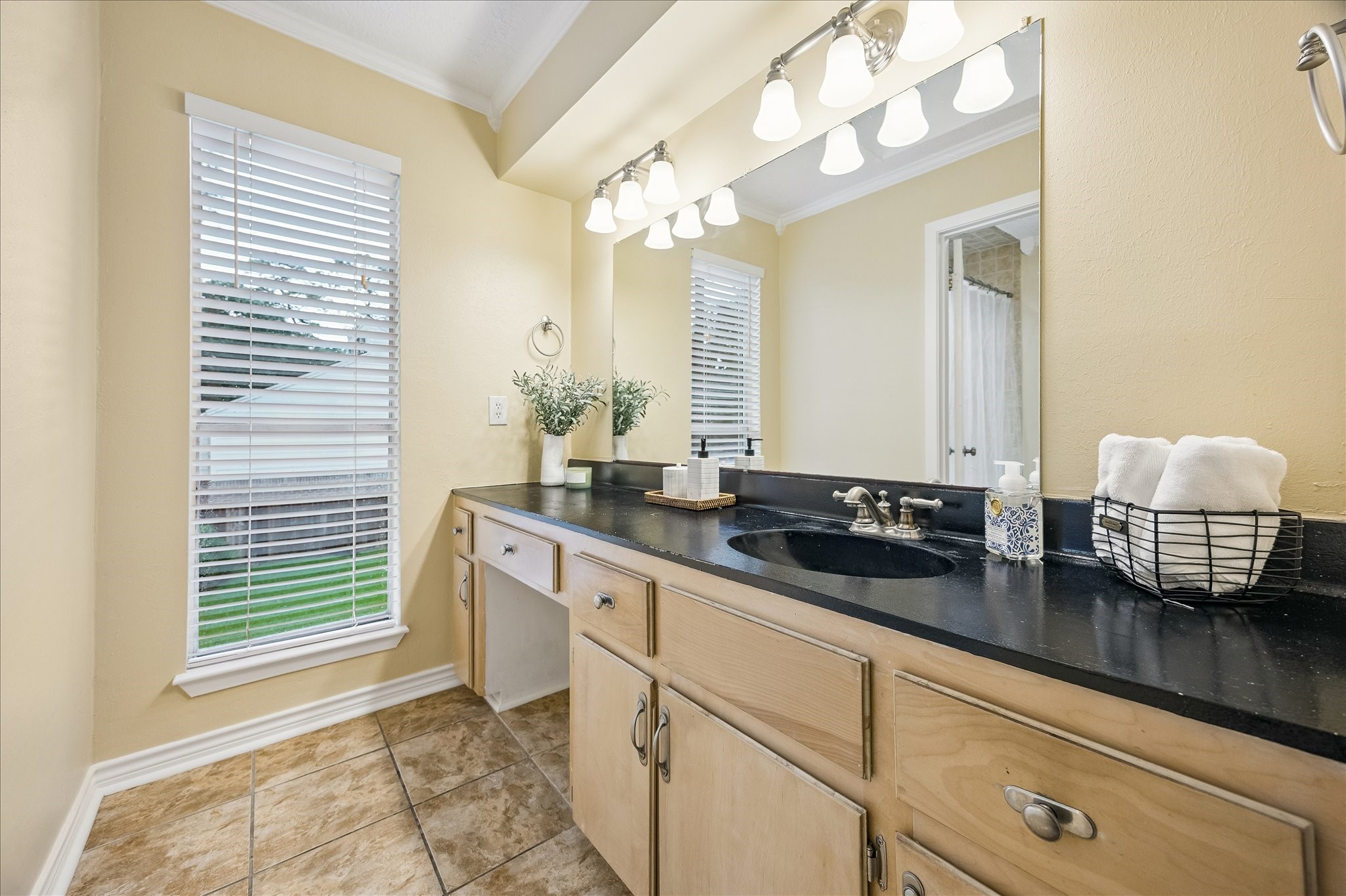 8122 Waynemer Way Property Photo 20