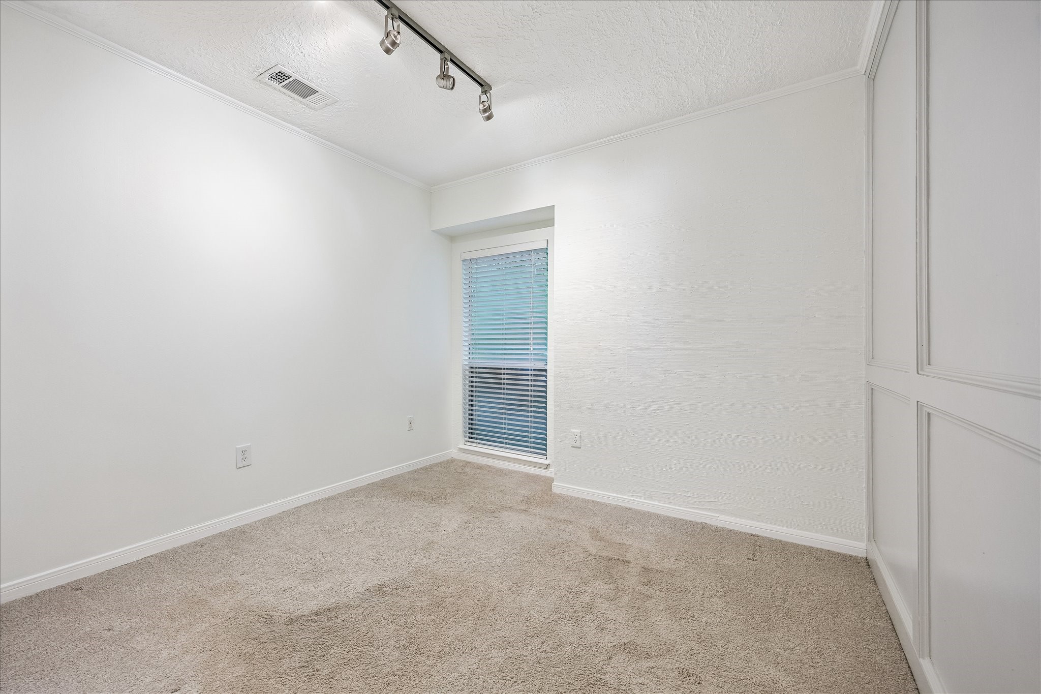 8122 Waynemer Way Property Photo 23