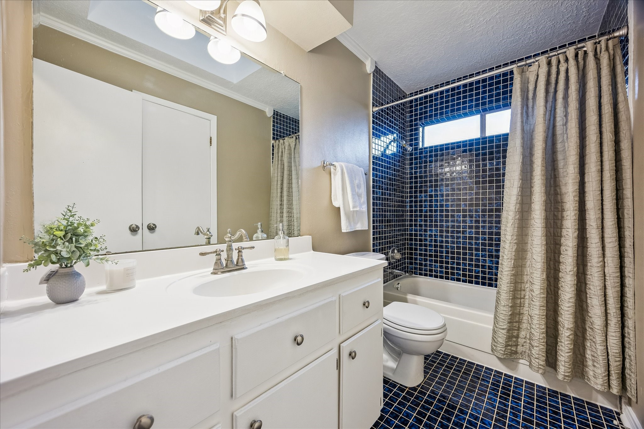 8122 Waynemer Way Property Photo 26