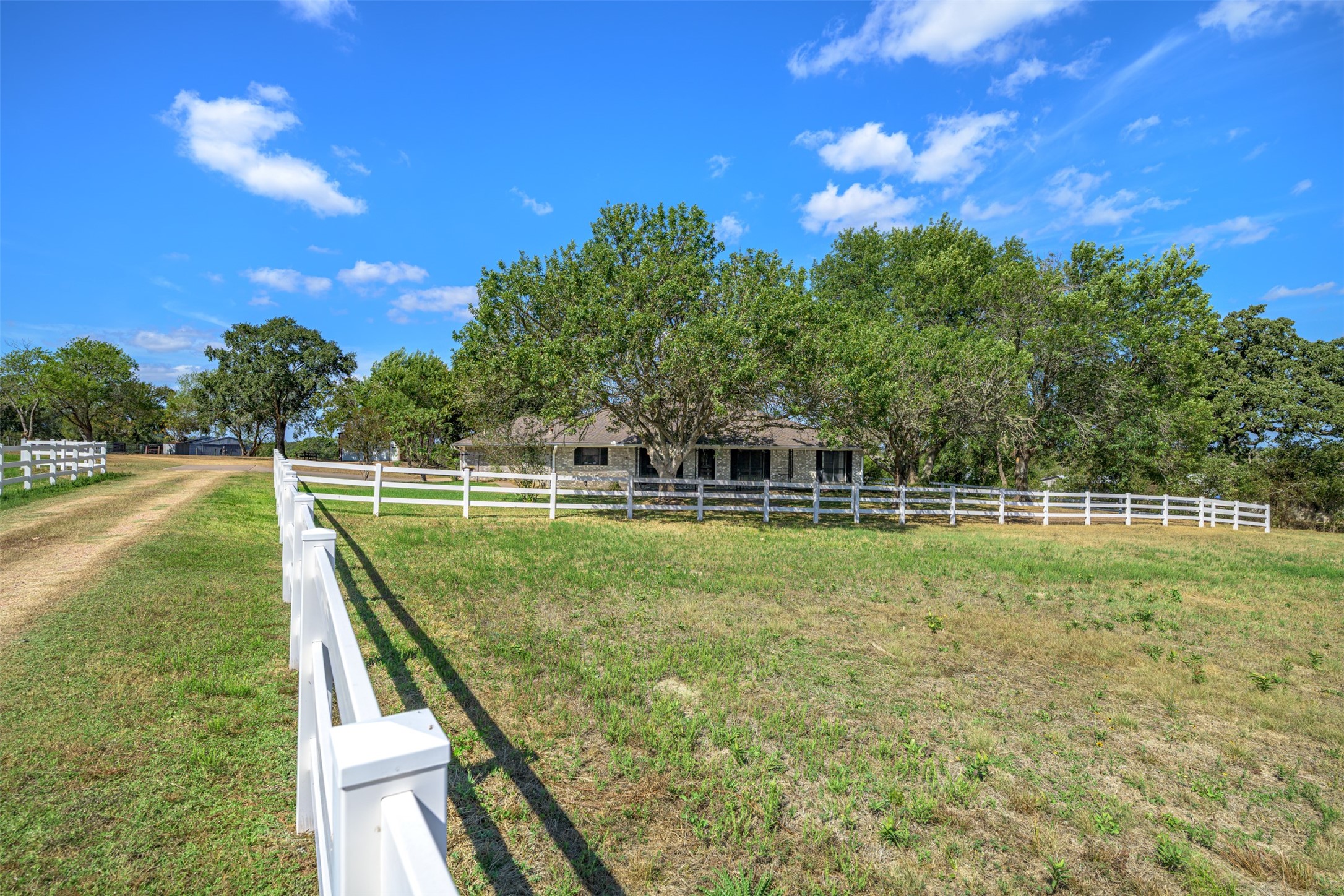 6700 Fm 332 Property Photo 8