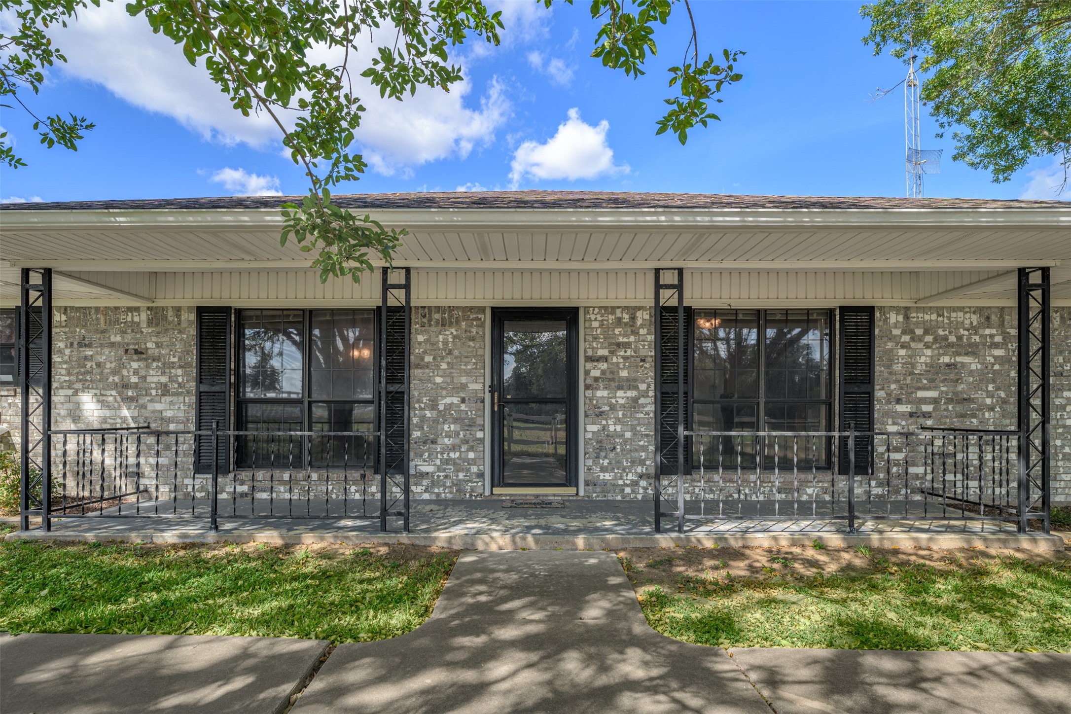 6700 Fm 332 Property Photo 12