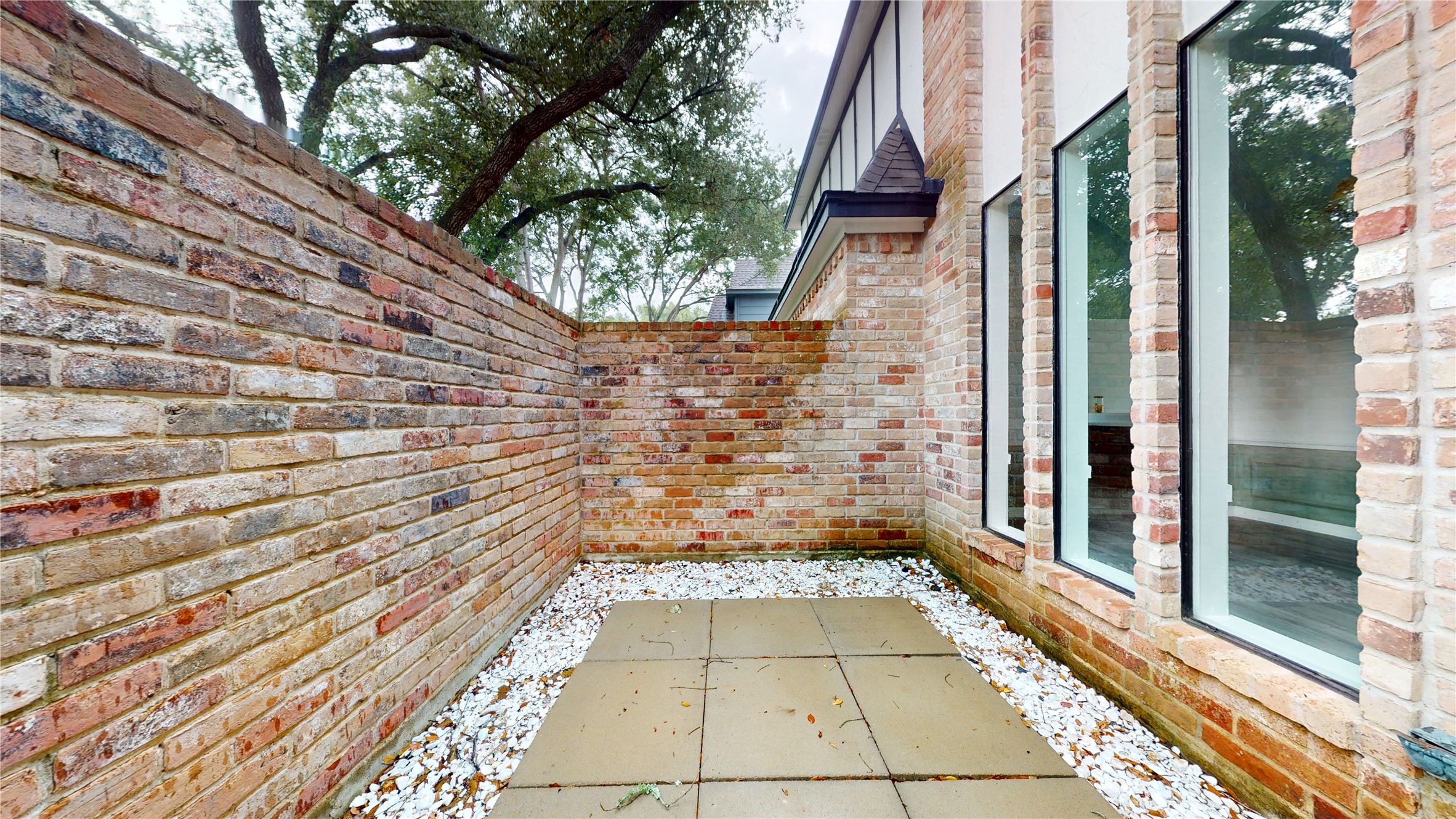 1407 Sherfield Ridge Drive Property Photo 3