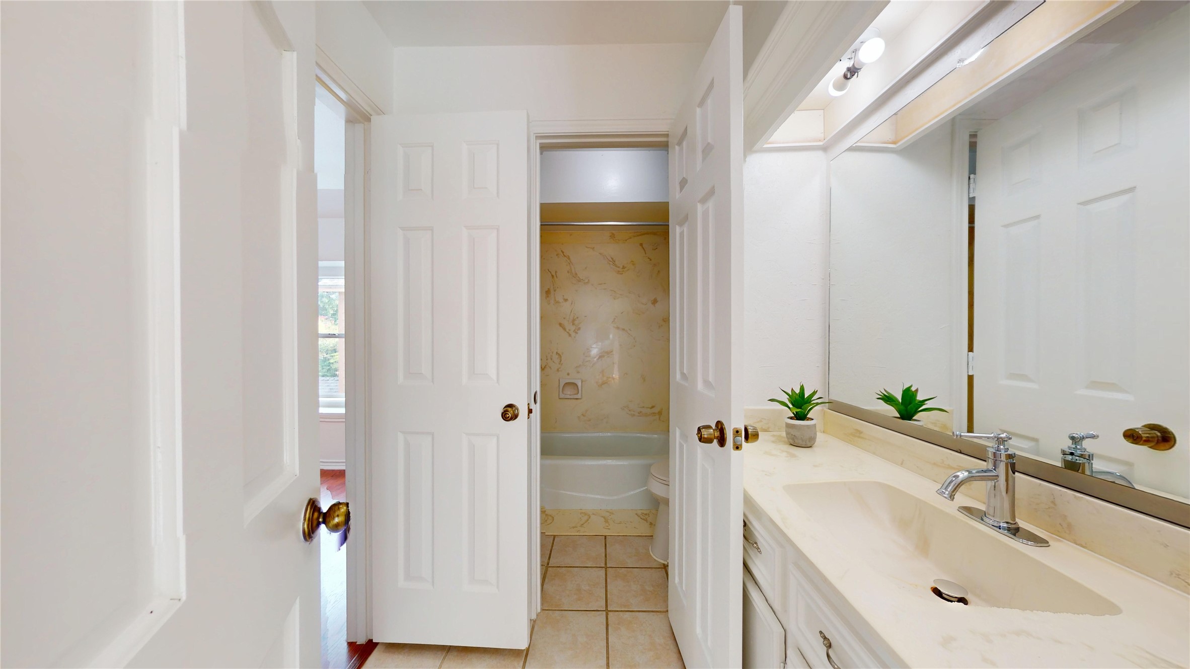 1407 Sherfield Ridge Drive Property Photo 28