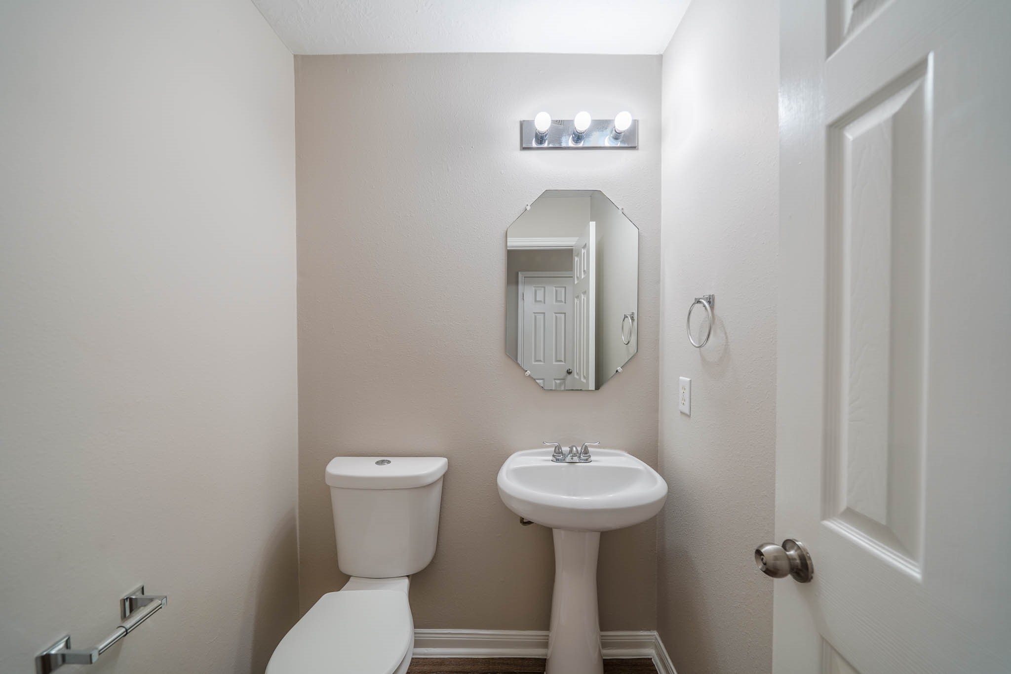 121 Rodeo Drive Property Photo 7