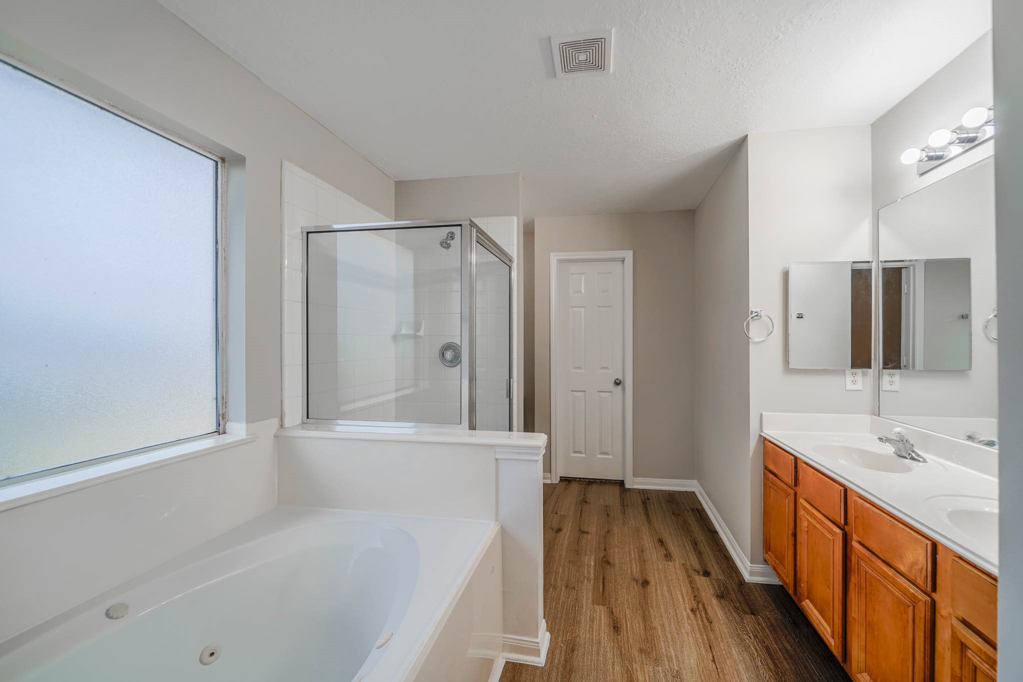 121 Rodeo Drive Property Photo 13