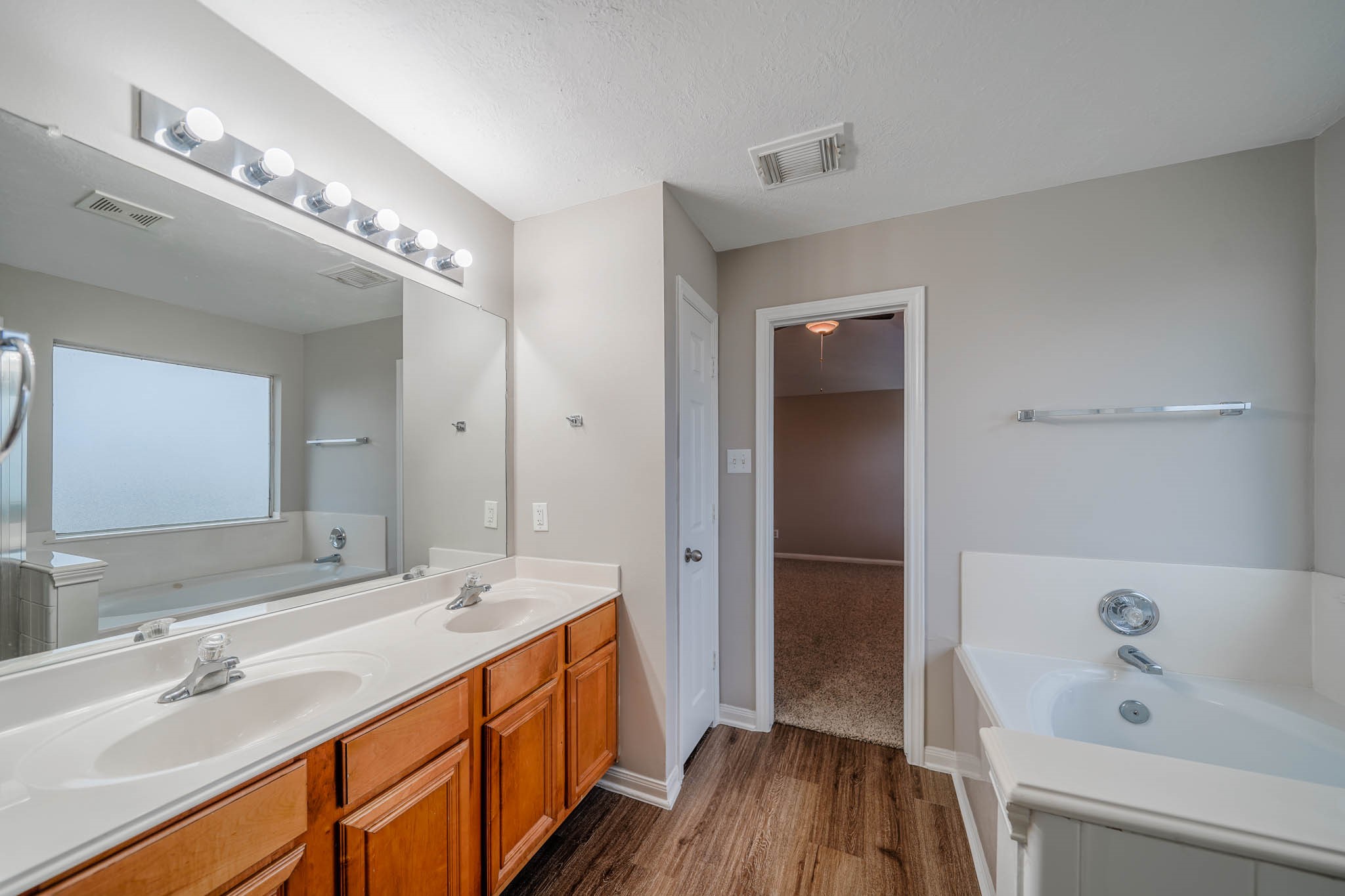 121 Rodeo Drive Property Photo 14