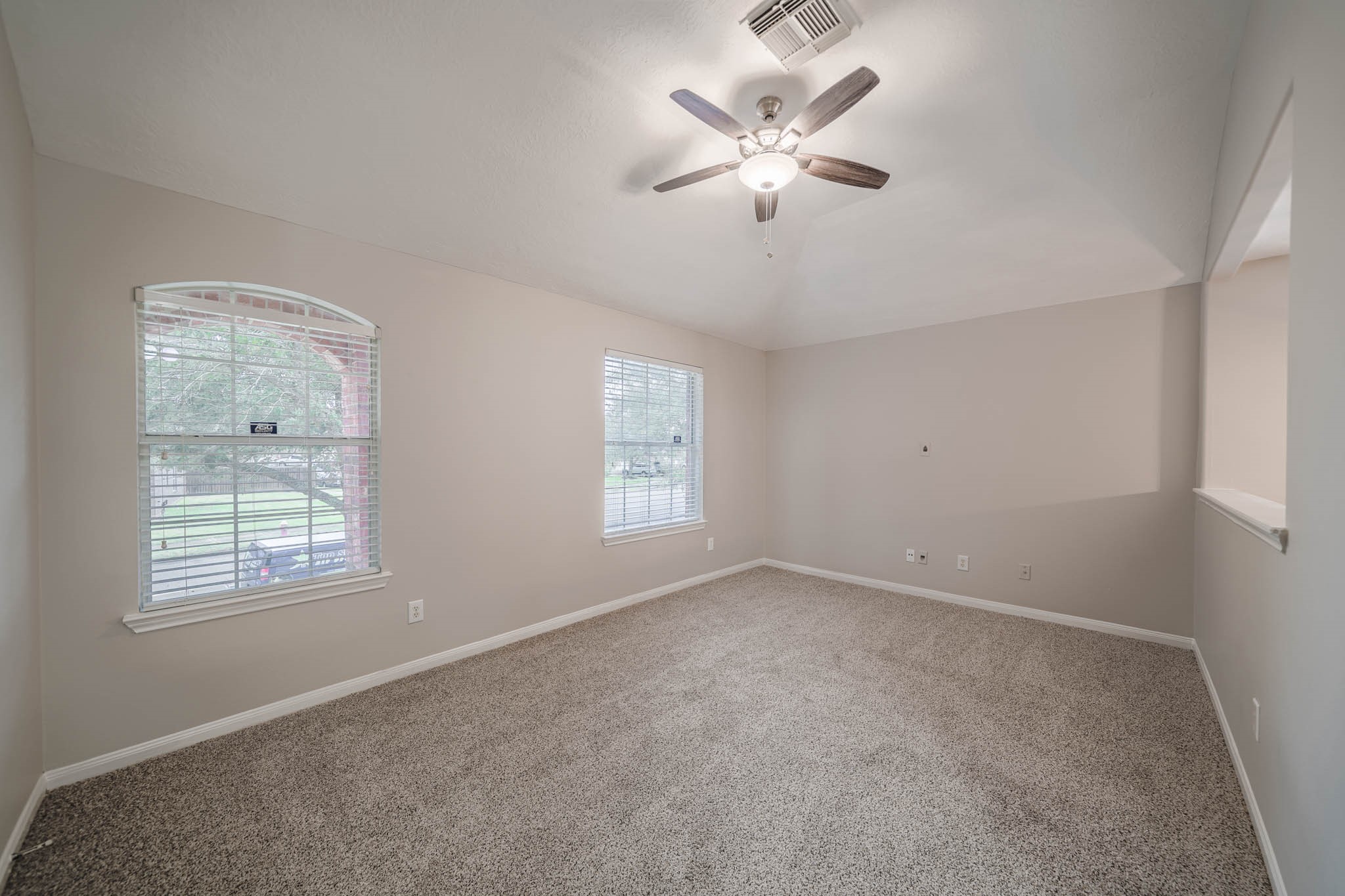 121 Rodeo Drive Property Photo 15
