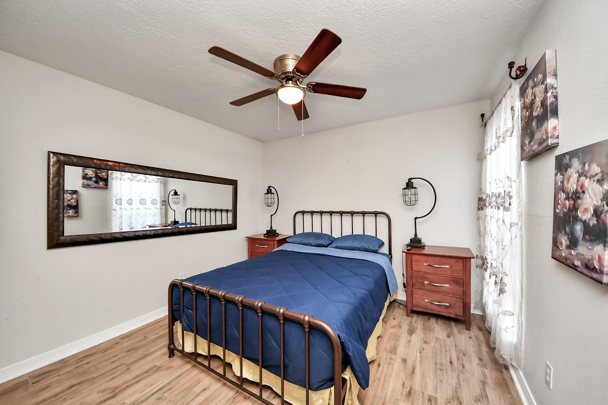 15715 Creekhaven Drive Property Photo 2