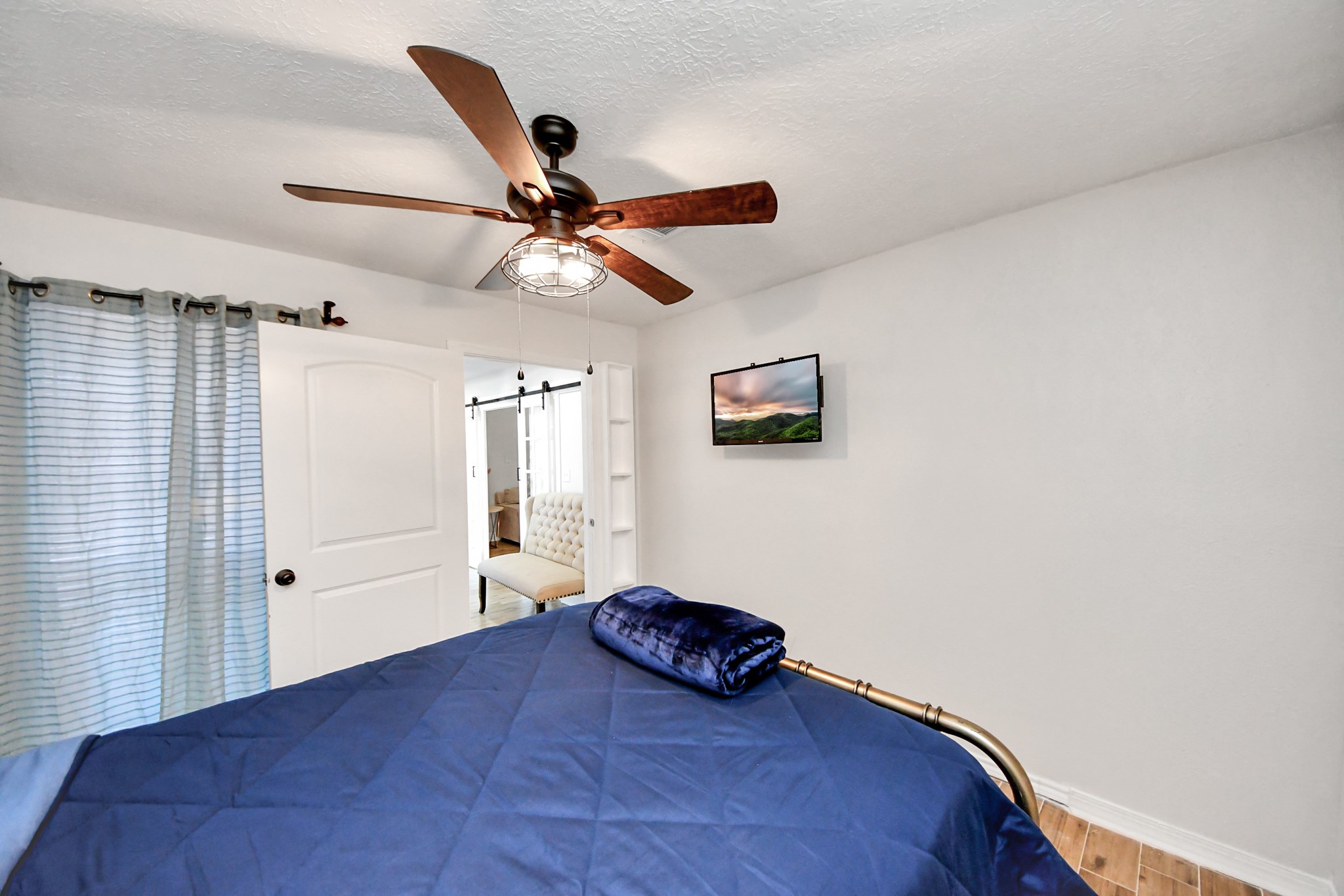 15715 Creekhaven Drive Property Photo 8