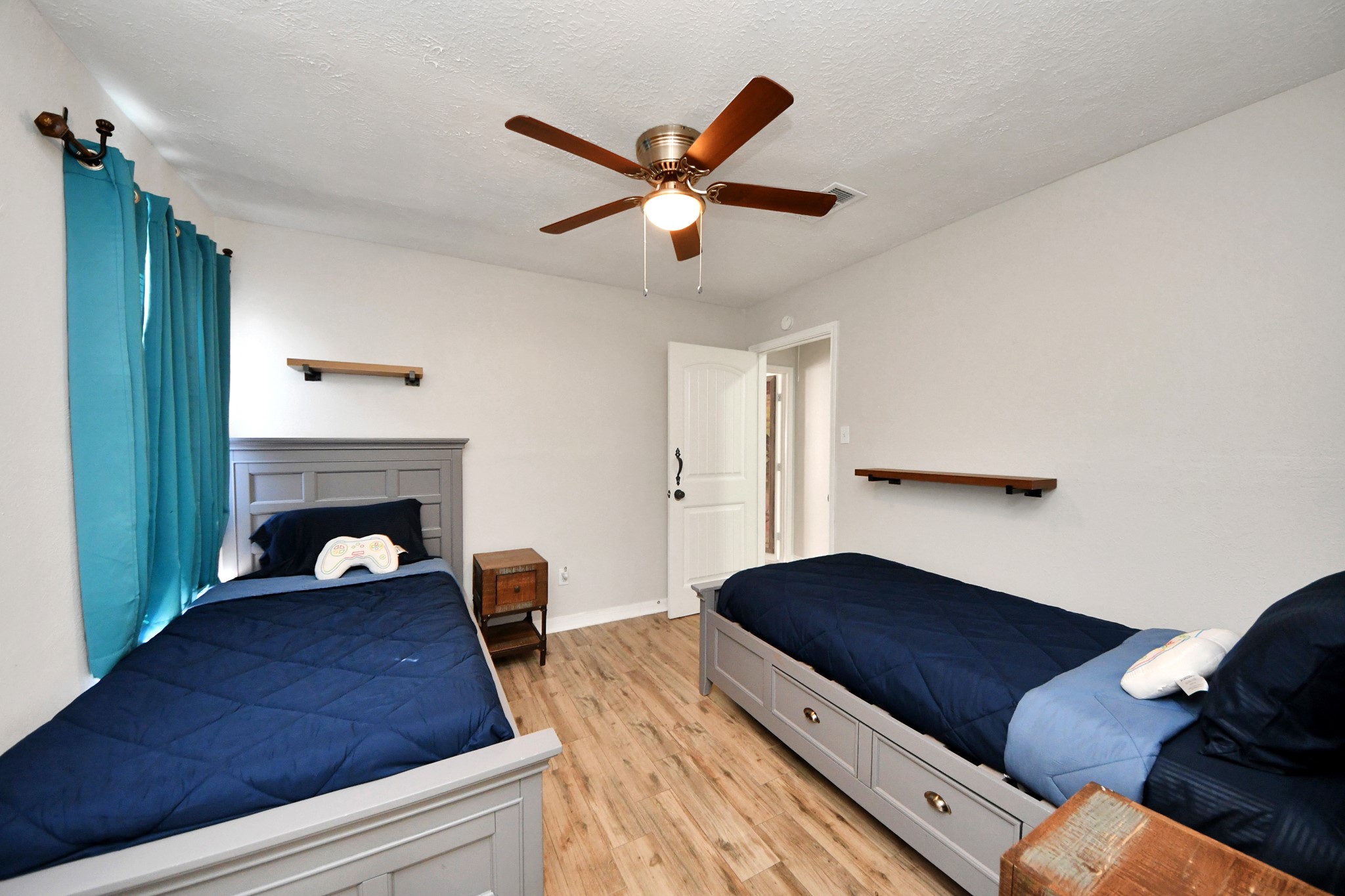 15715 Creekhaven Drive Property Photo 11
