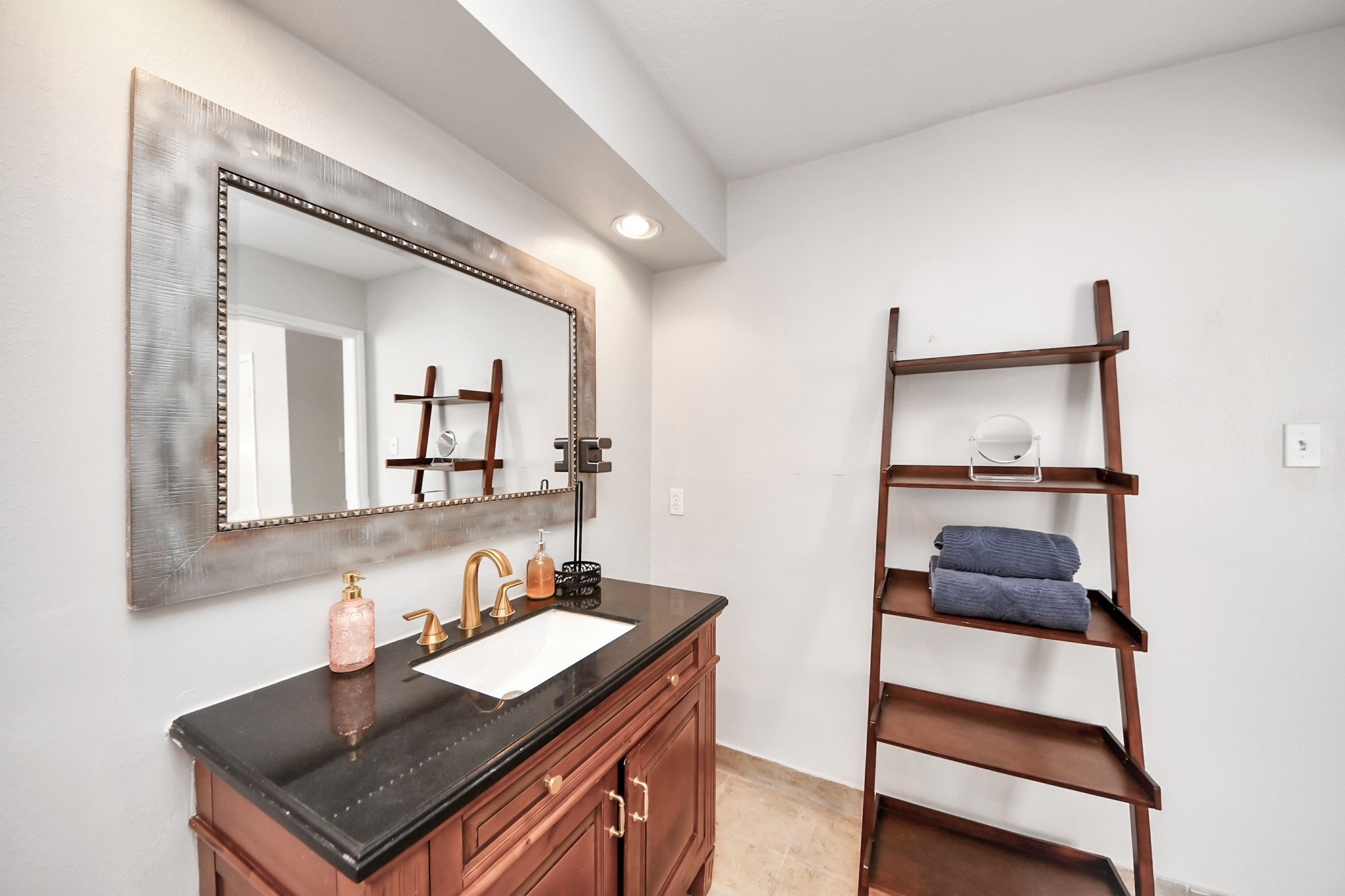 15715 Creekhaven Drive Property Photo 17