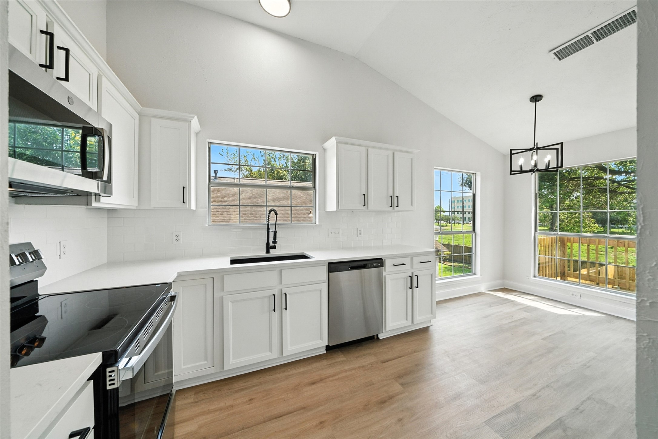 14827 Carolina Falls Lane Property Photo 4