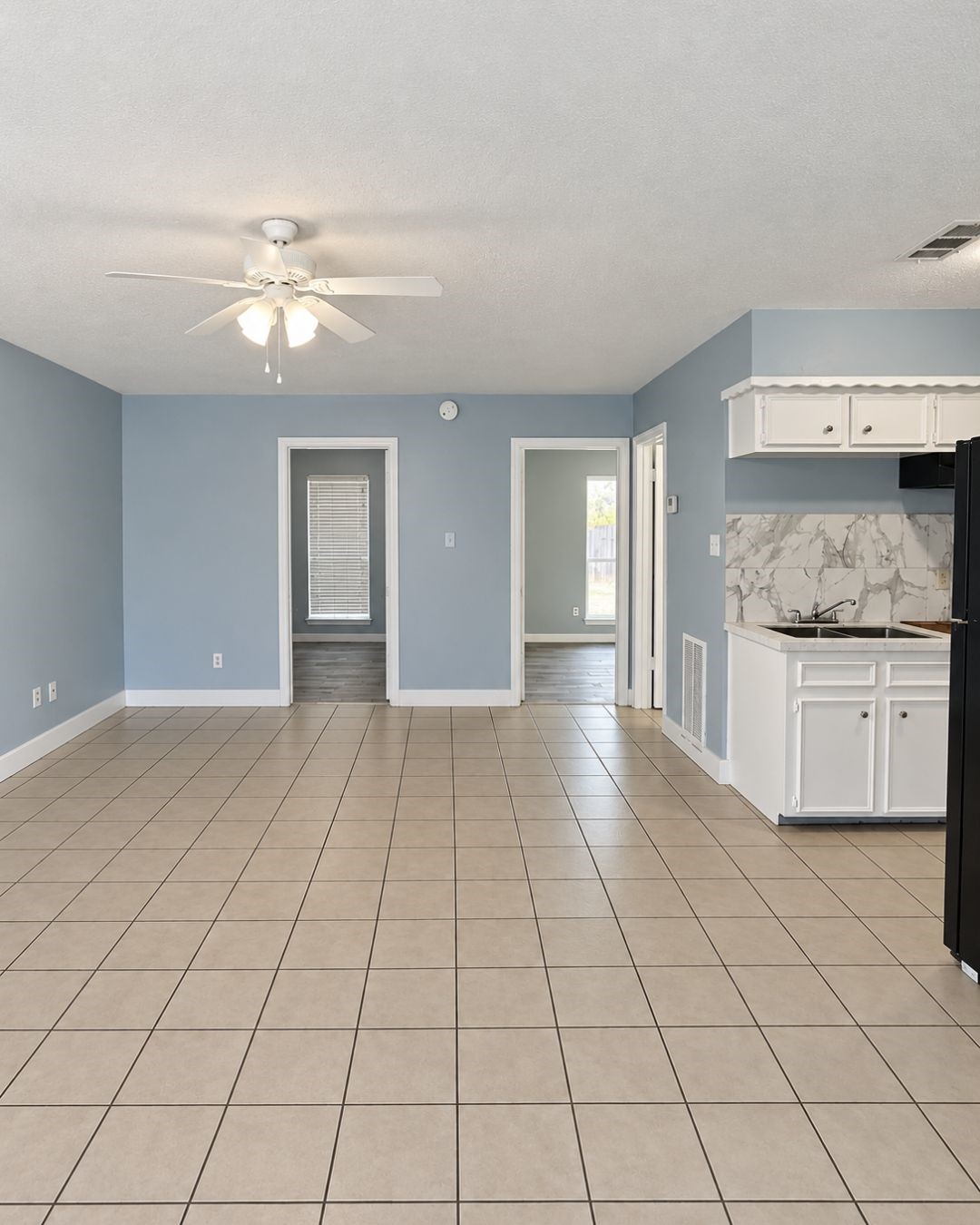 1203 N Pacific Street Property Photo 2