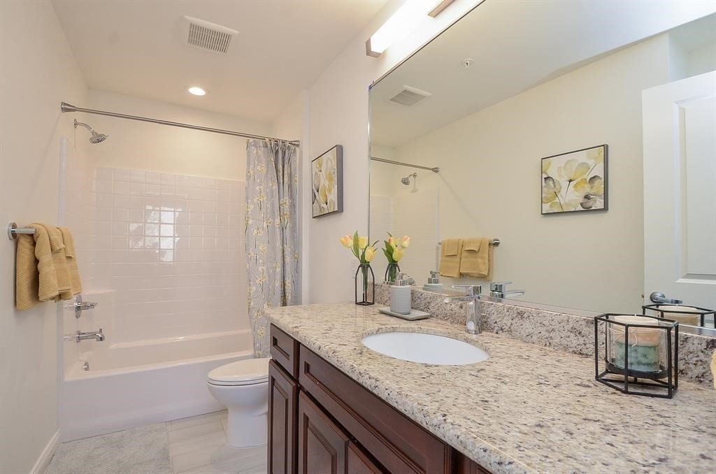 1207 Grand West Boulevard 1g Property Photo 11