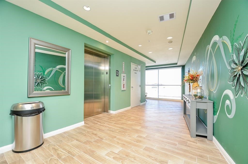 1207 Grand West Boulevard 1g Property Photo 19