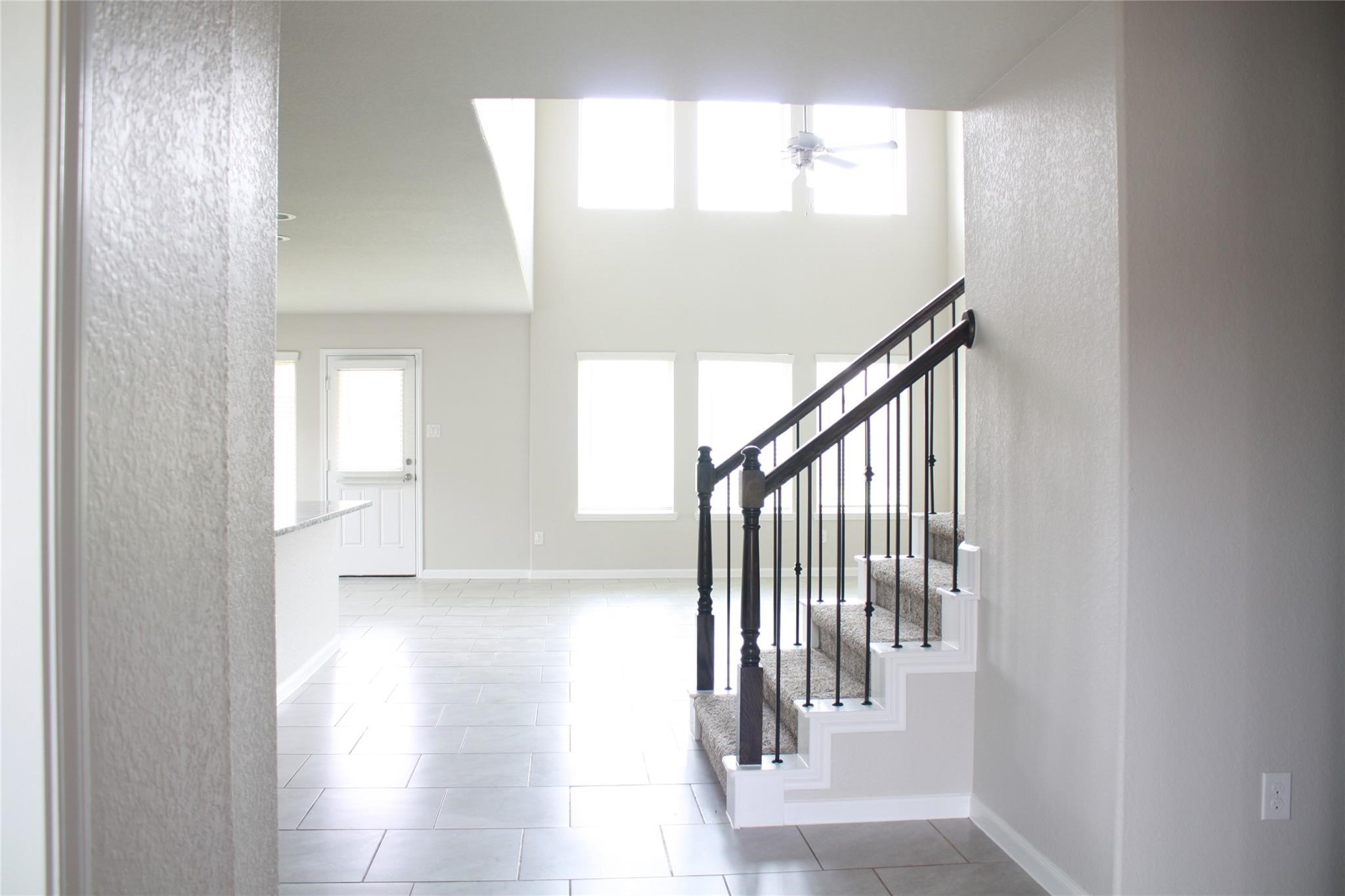 18319 Pin Oak Lake Drive Property Photo 4
