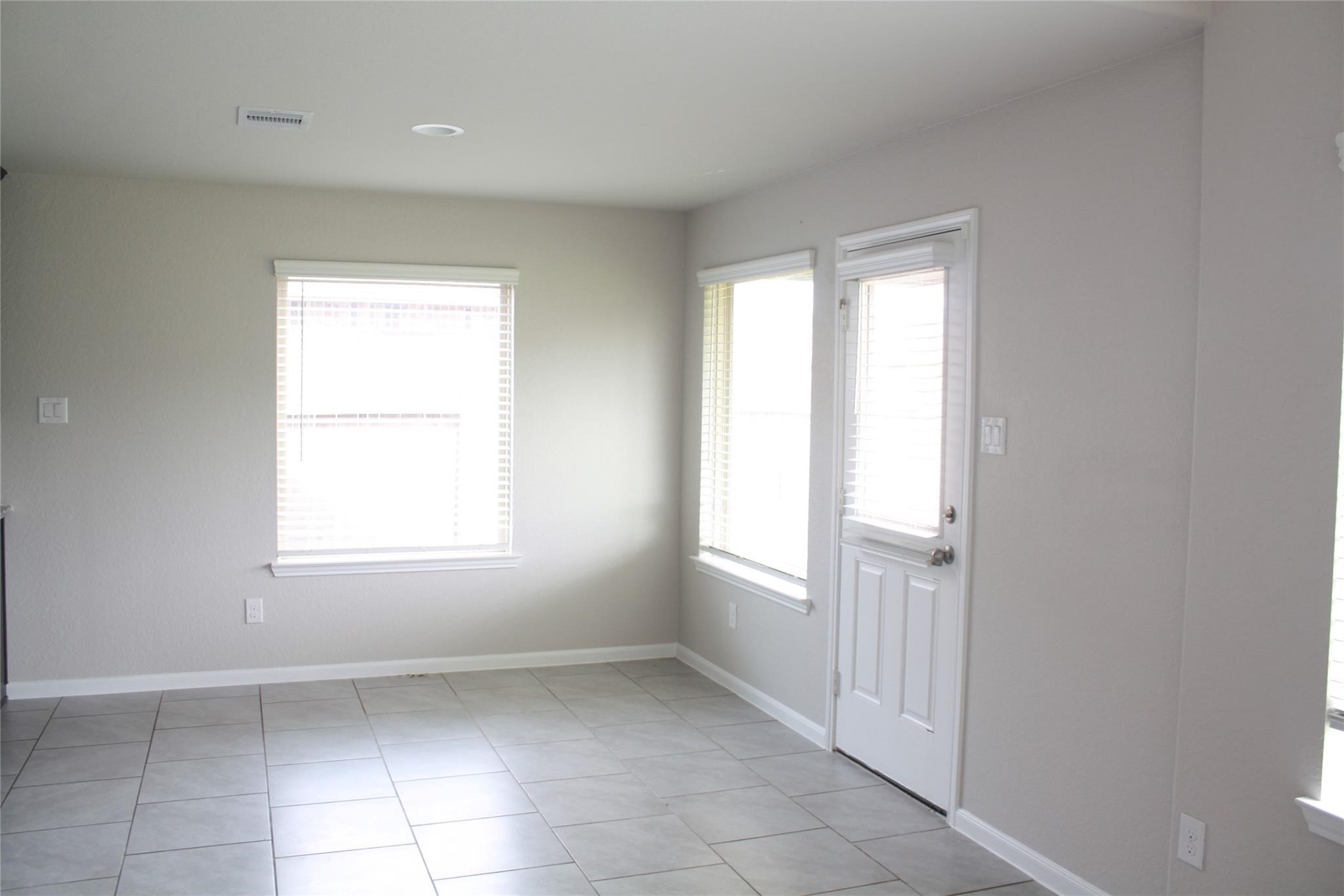 18319 Pin Oak Lake Drive Property Photo 13