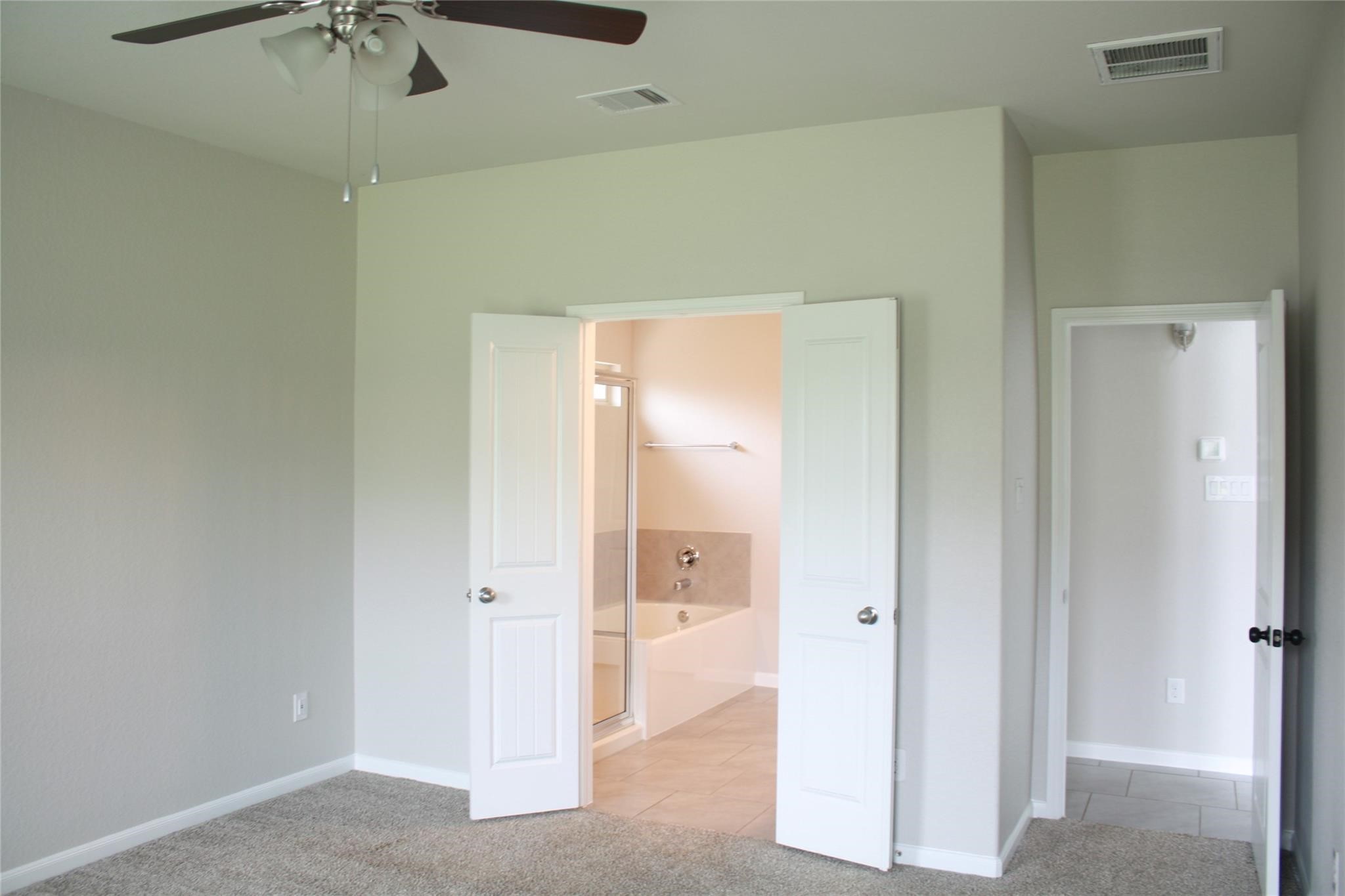 18319 Pin Oak Lake Drive Property Photo 15