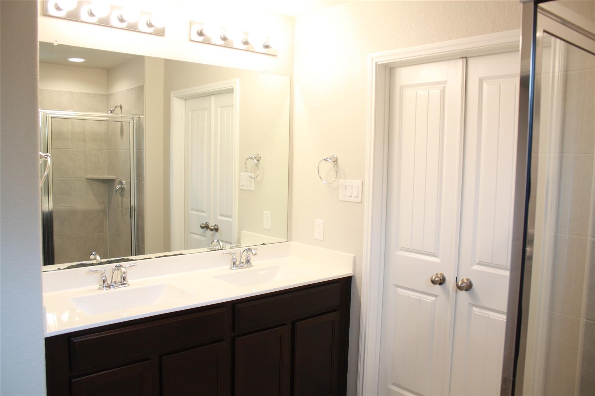 18319 Pin Oak Lake Drive Property Photo 18