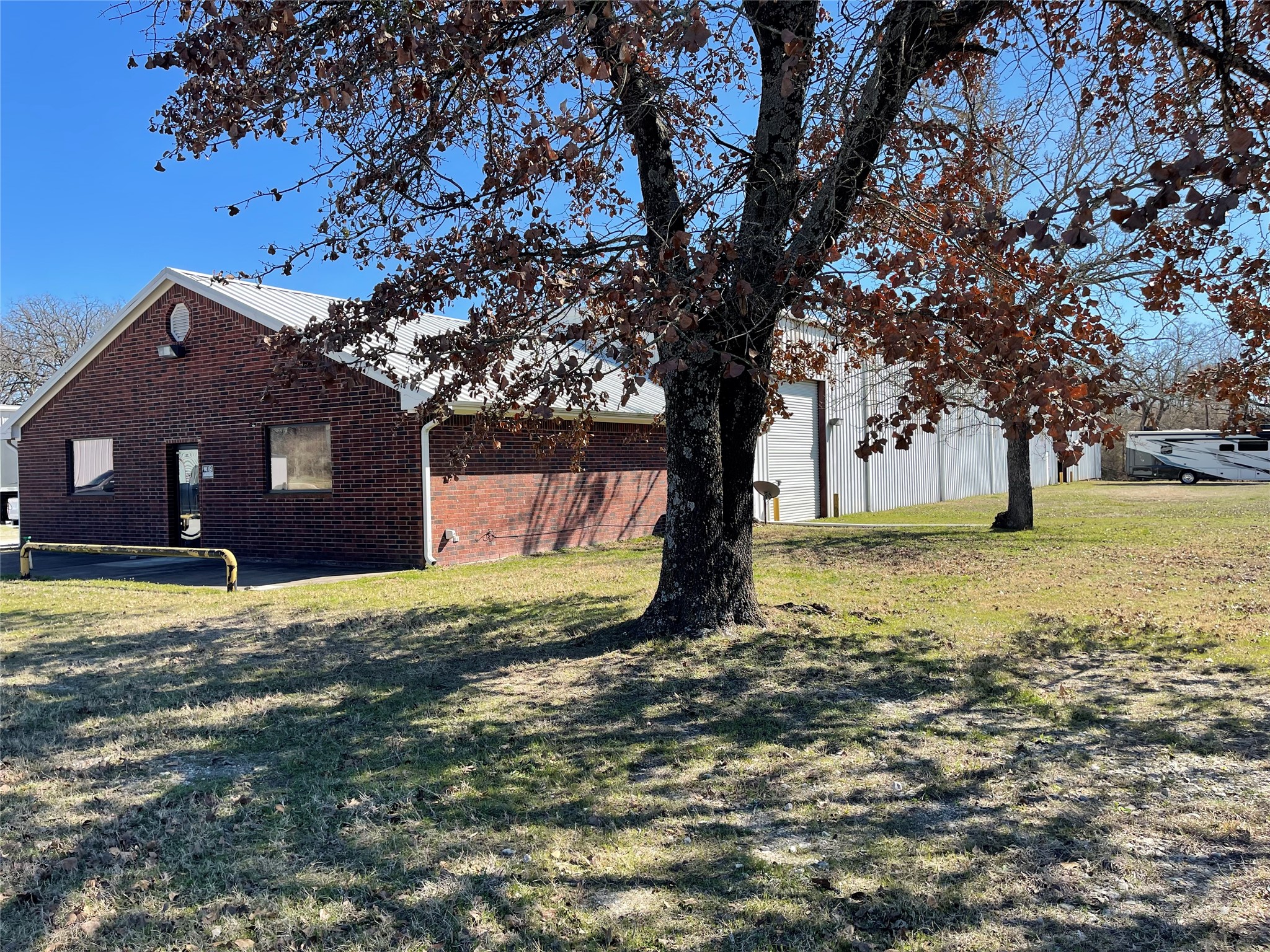 423 State Highway 75 S Property Photo 8