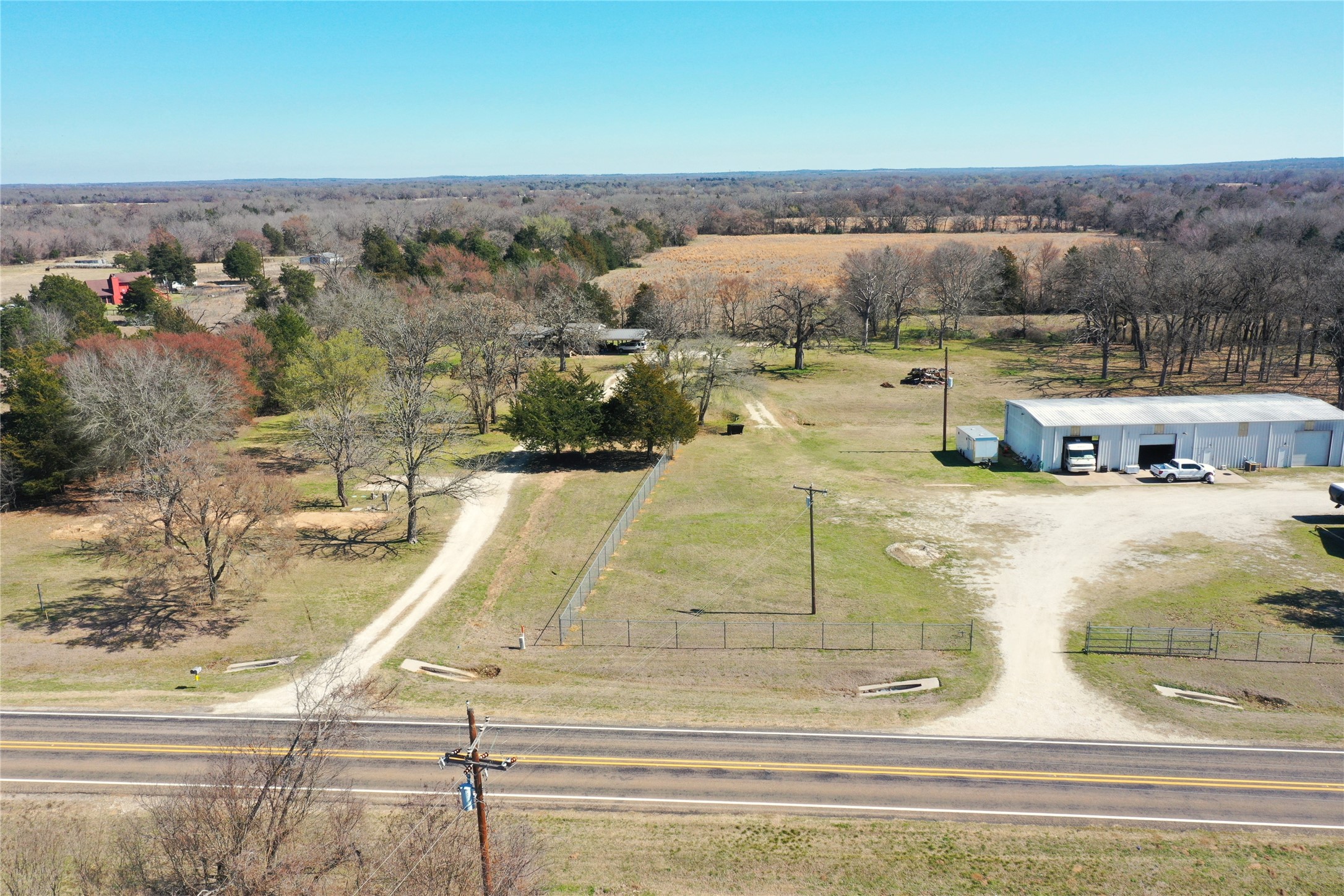 423 State Highway 75 S Property Photo 35