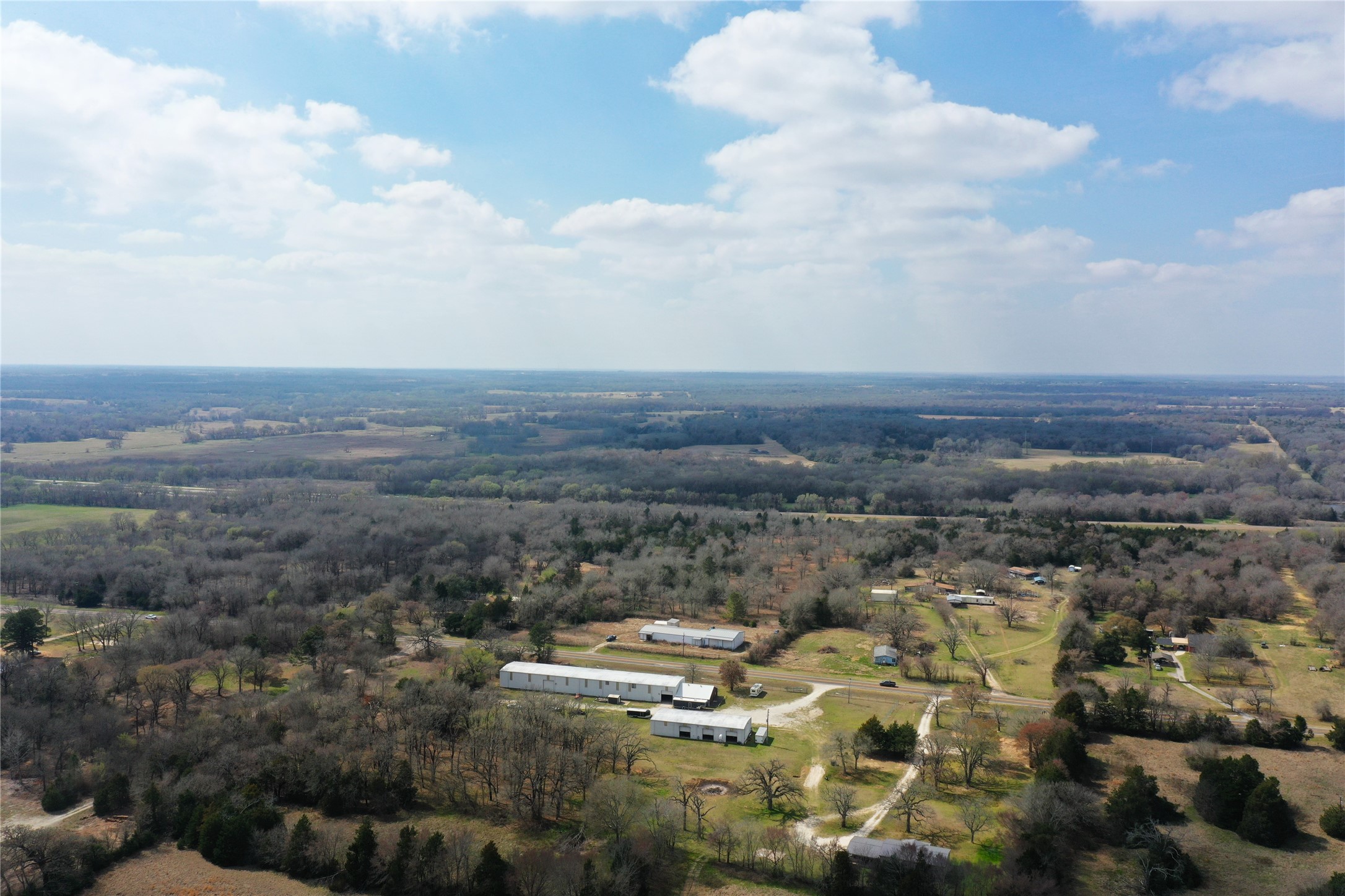 423 State Highway 75 S Property Photo 38