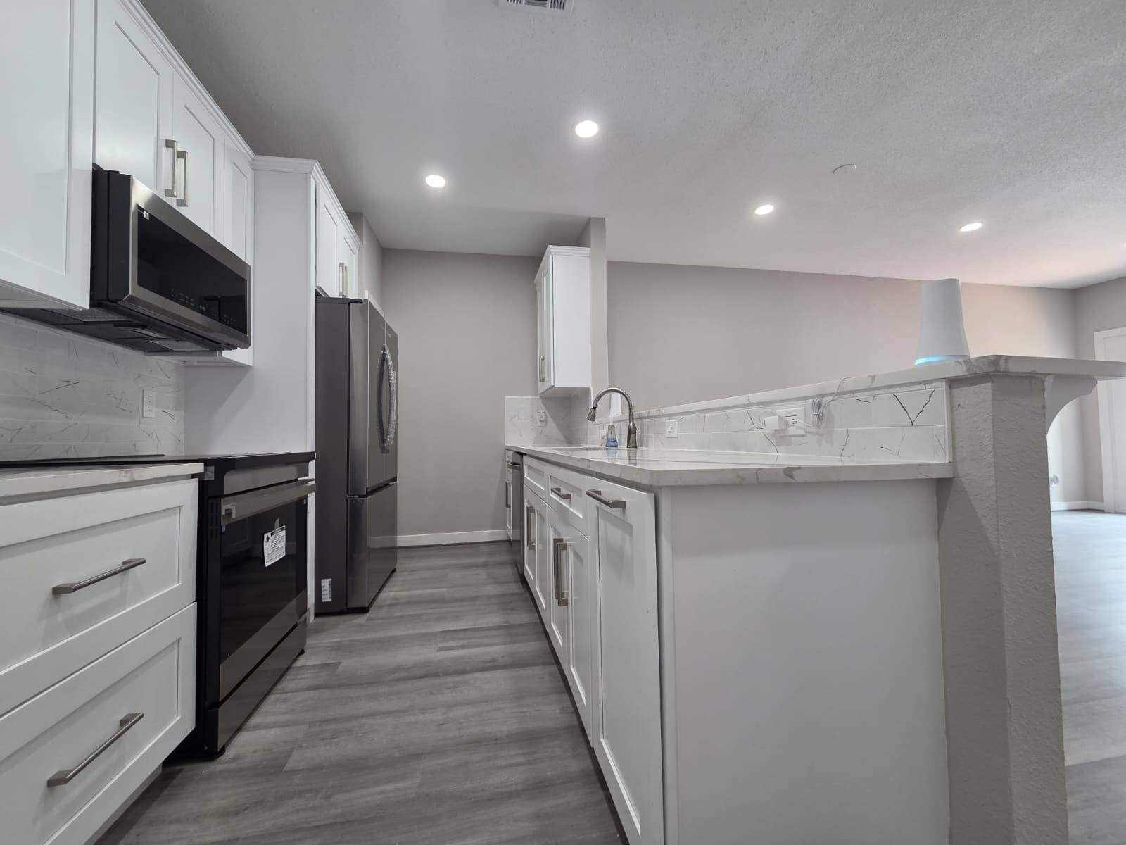 6000 Reims Road 3107 Property Photo 8