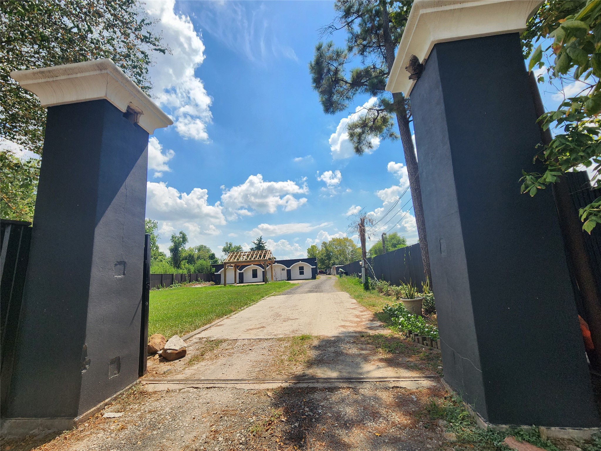 1611 De Soto Street Property Photo 1