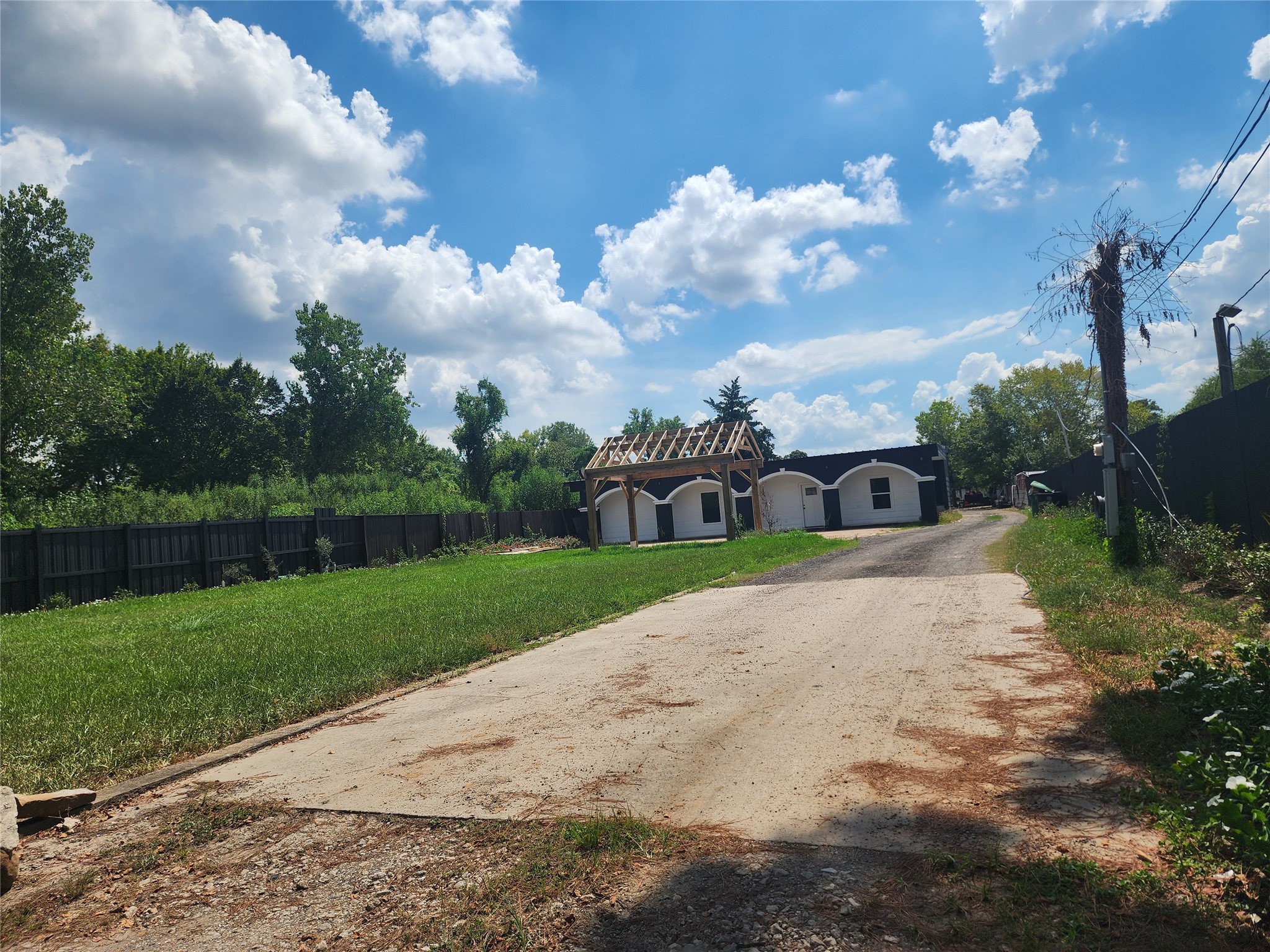1611 De Soto Street Property Photo 4